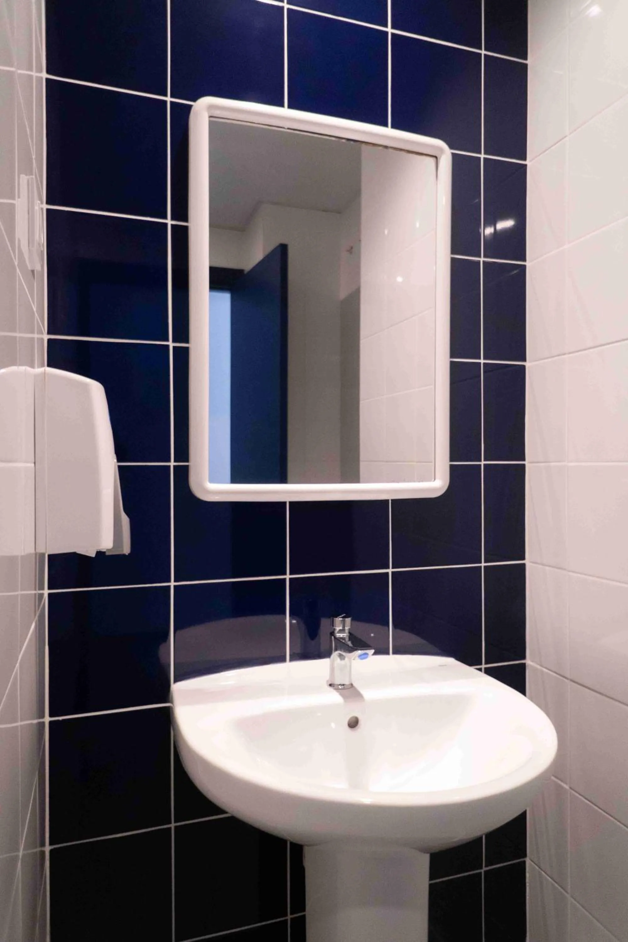 Shower in Sea Hostel Barcelona