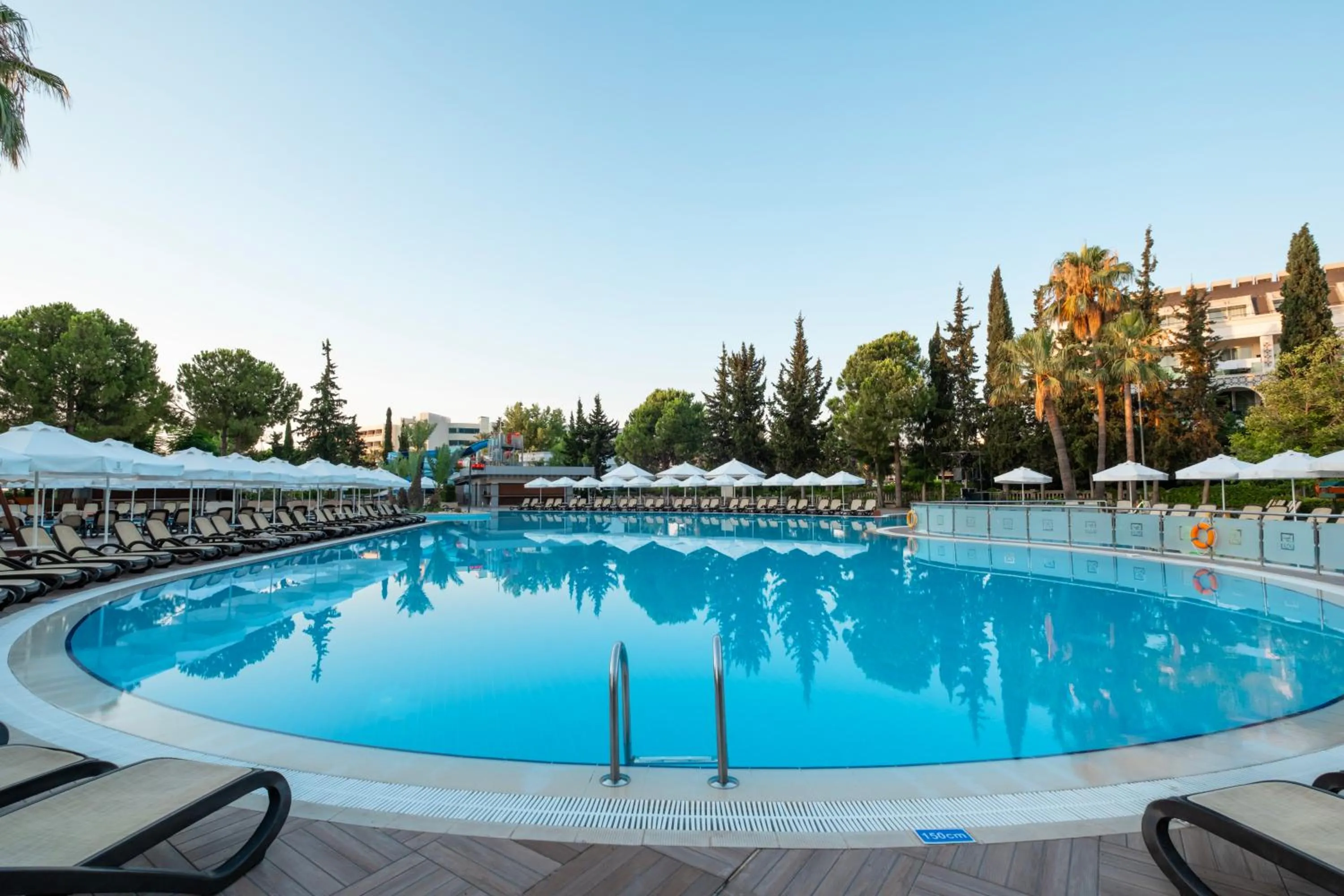 Swimming pool in Fame Residence Goynuk