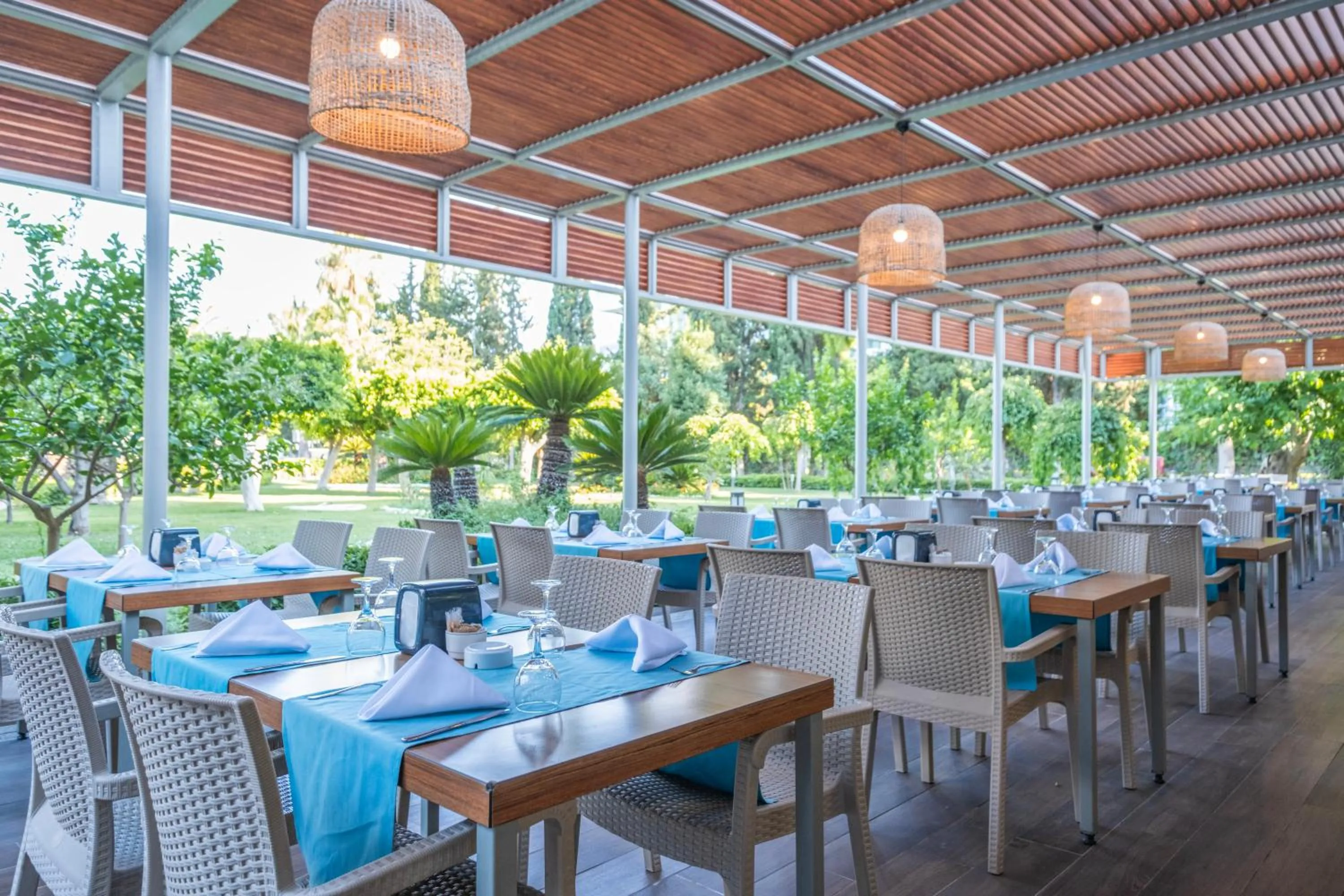 Restaurant/places to eat in Fame Residence Goynuk