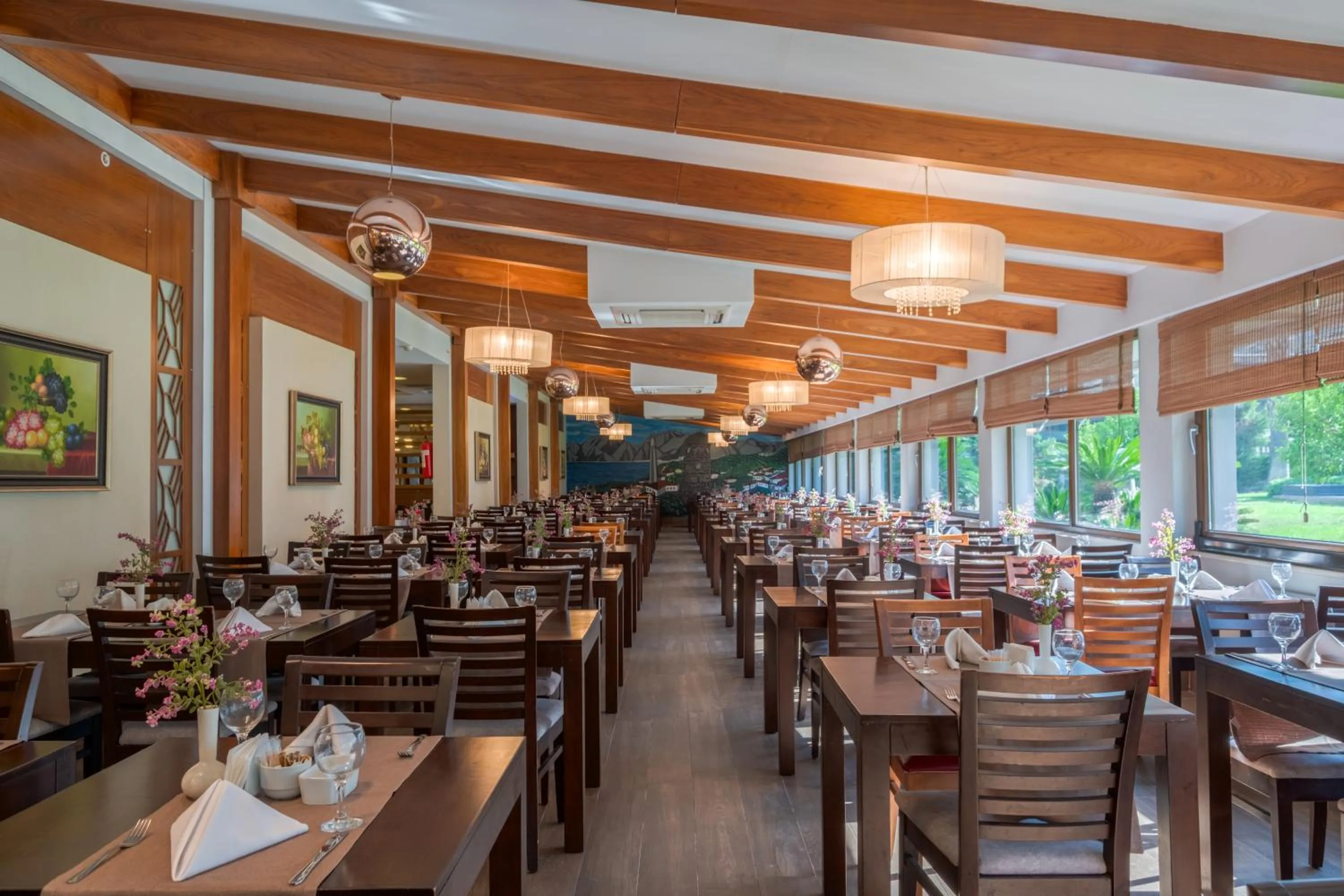 Restaurant/places to eat in Fame Residence Goynuk