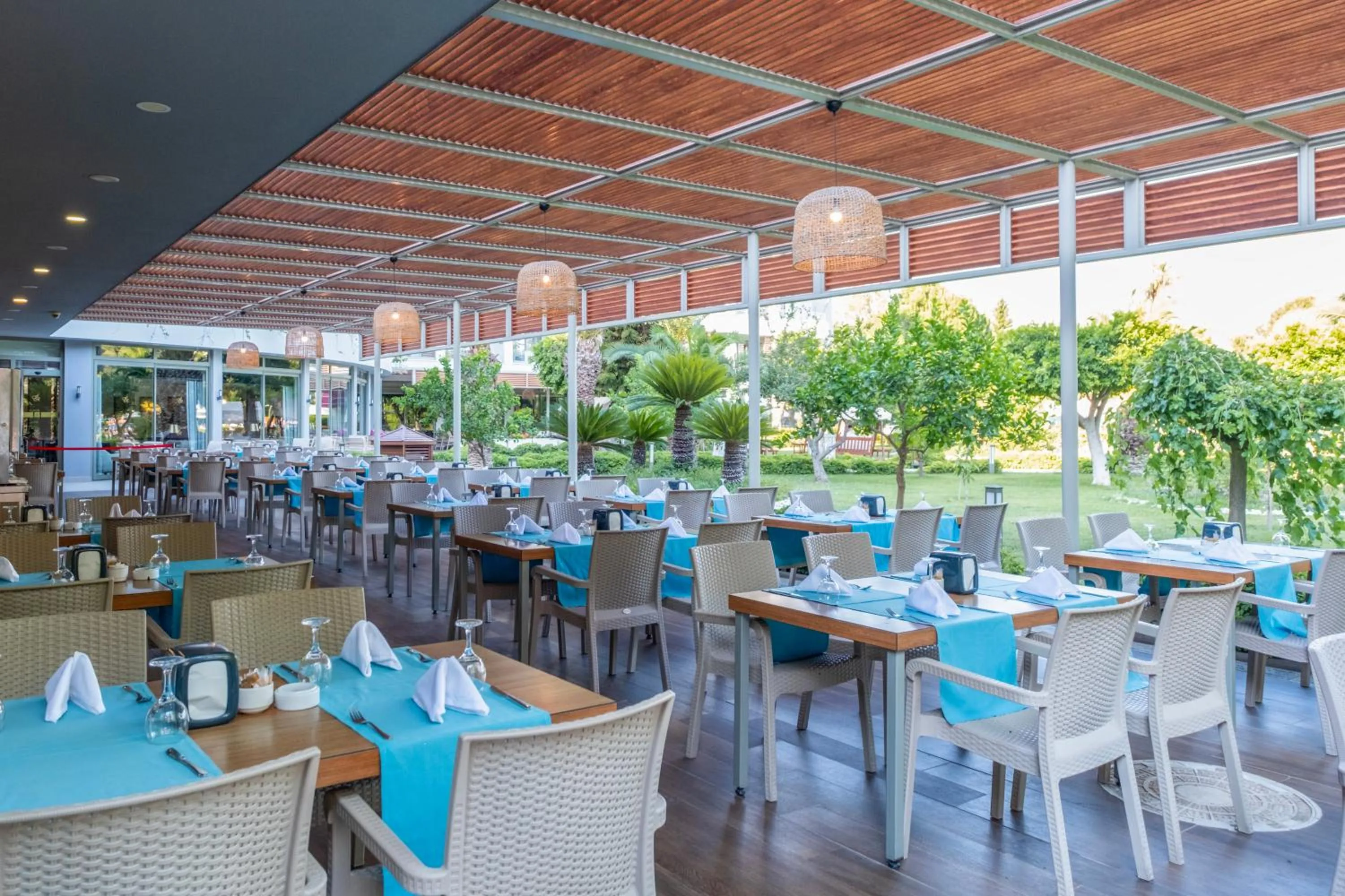 Restaurant/places to eat in Fame Residence Goynuk