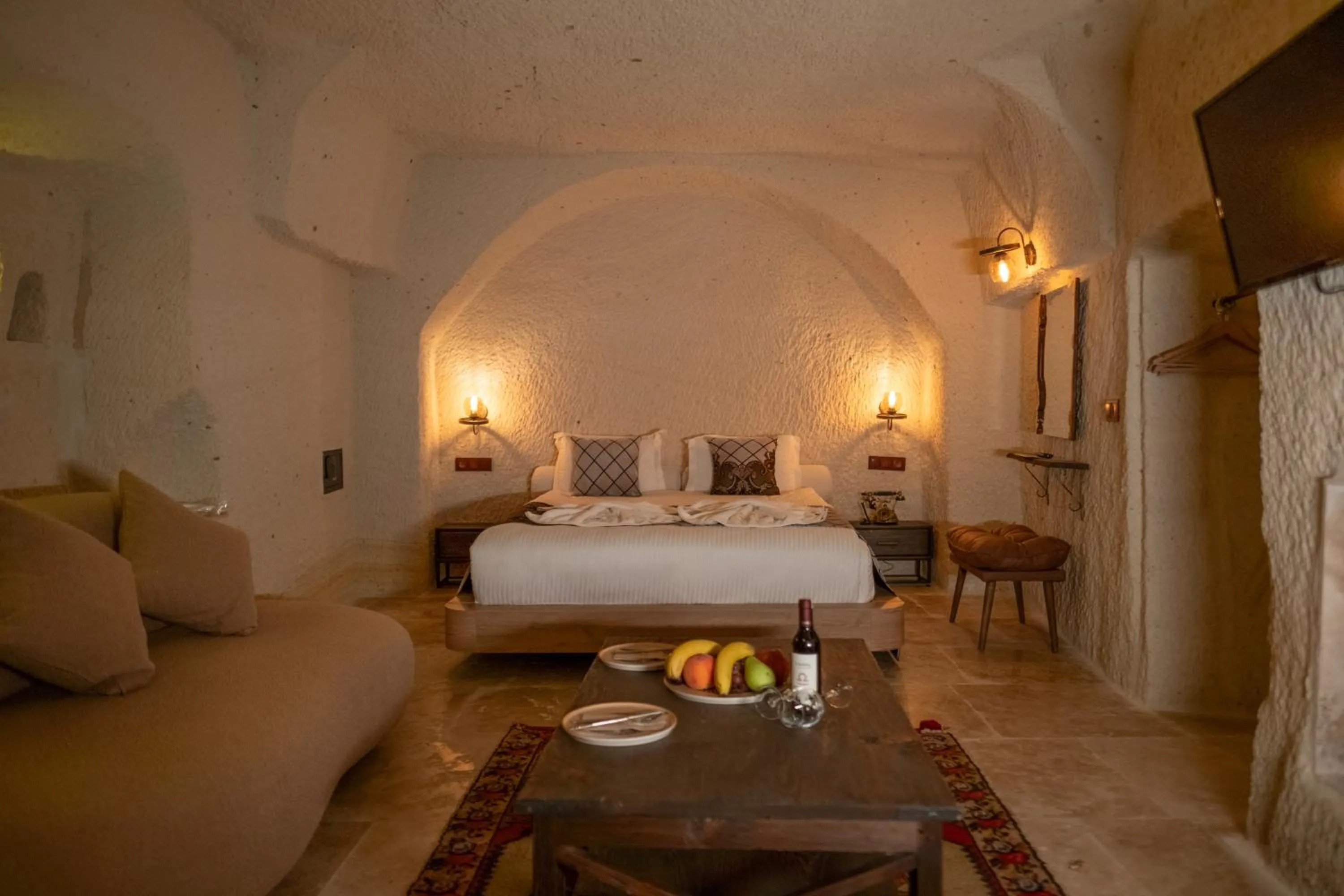 Bed in Urgup Evi Cave Hotel