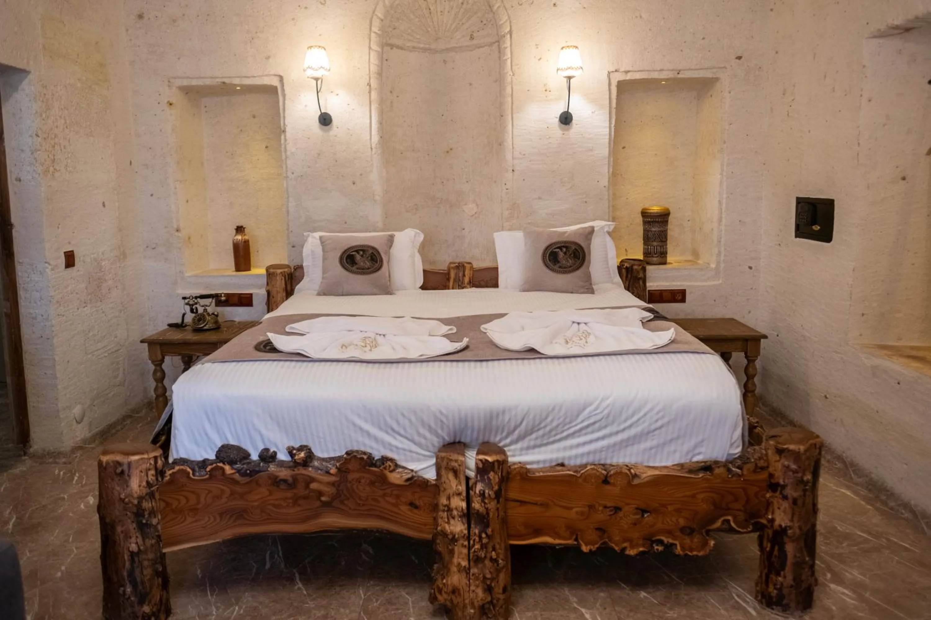 Bed in Urgup Evi Cave Hotel