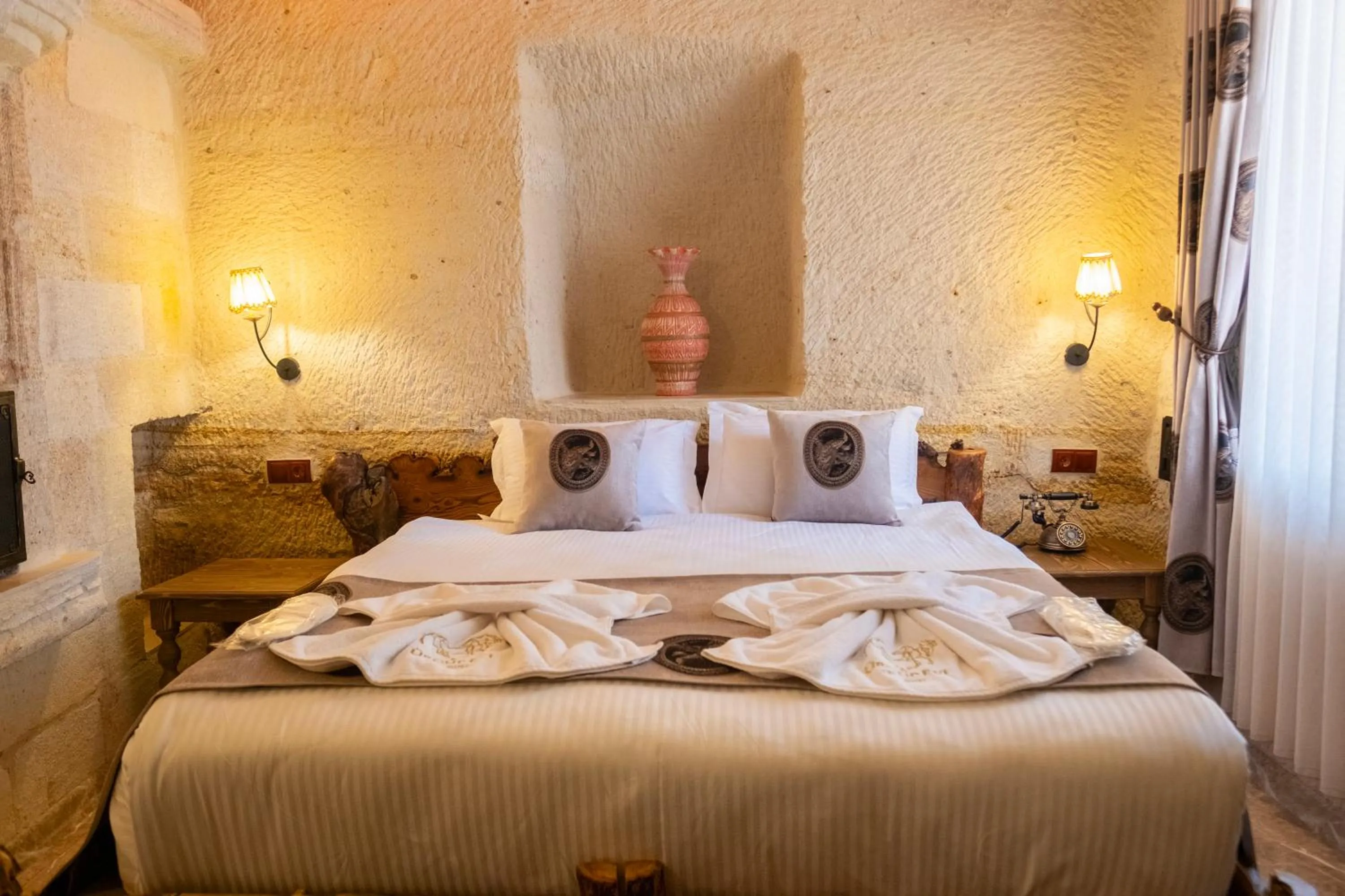 Bed in Urgup Evi Cave Hotel