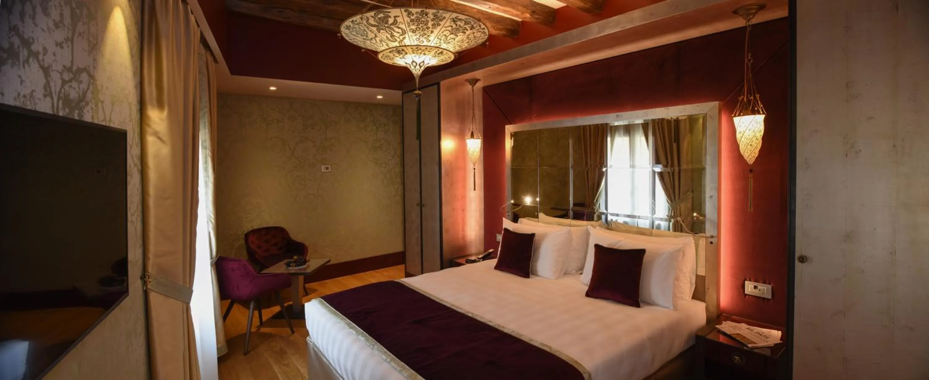 TV and multimedia, Bed in Santa Croce Boutique Hotel