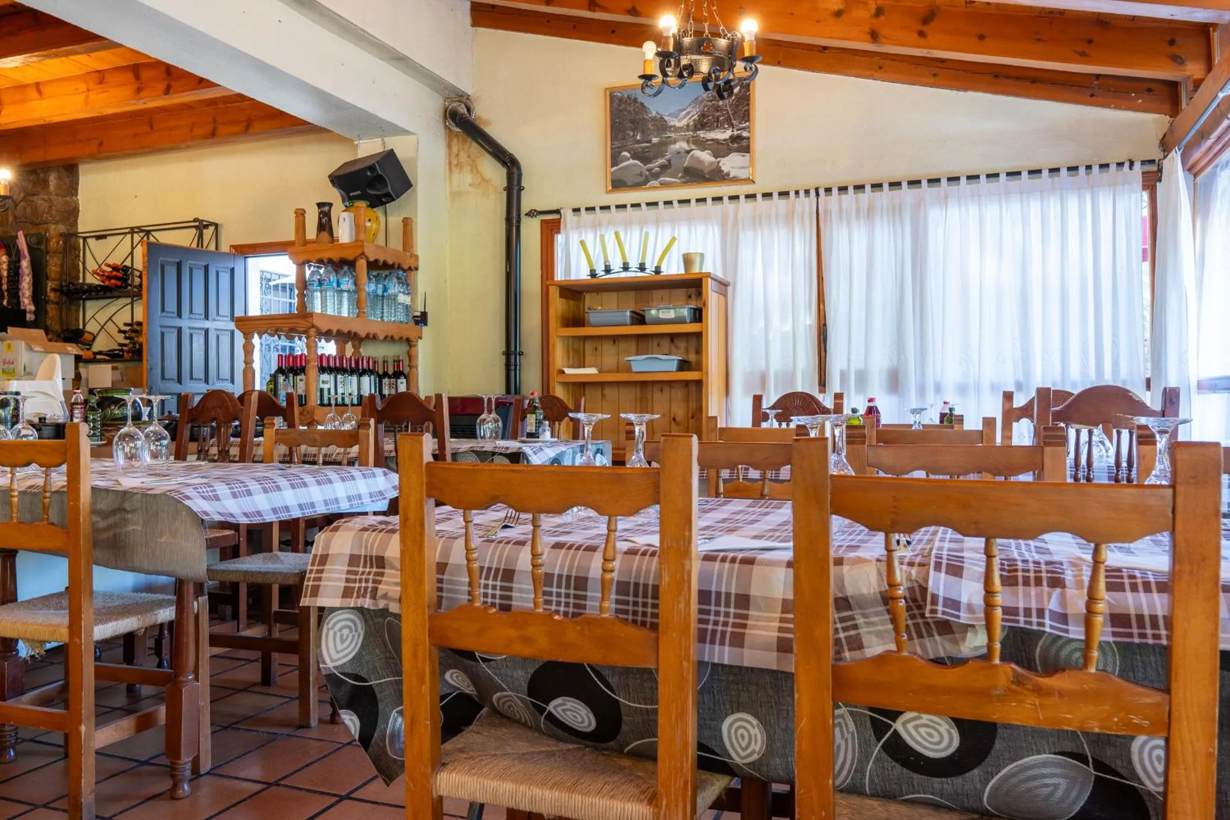 Restaurant/places to eat in Hotel Uña Serranía Encantada