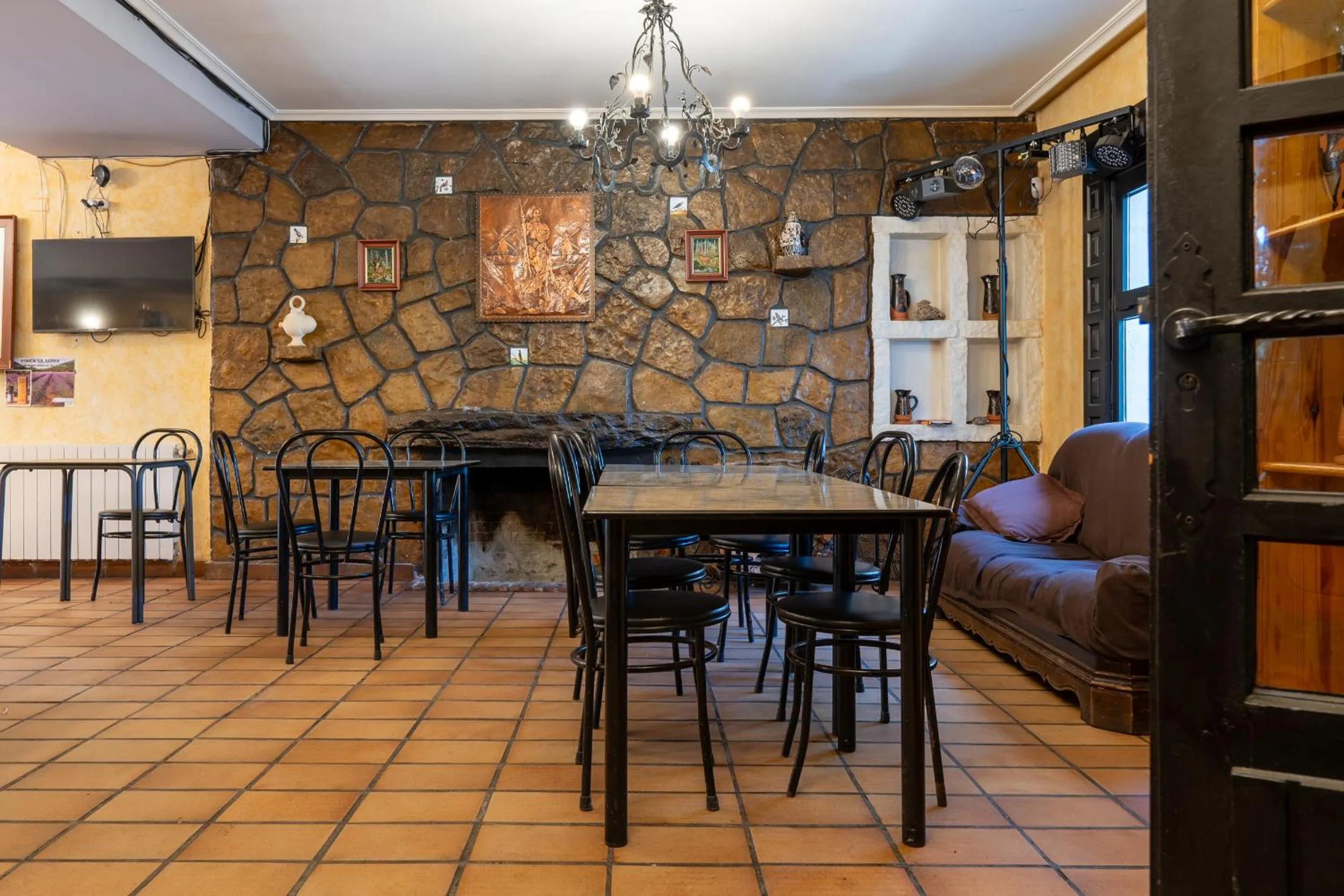 Lounge or bar in Hotel Uña Serranía Encantada