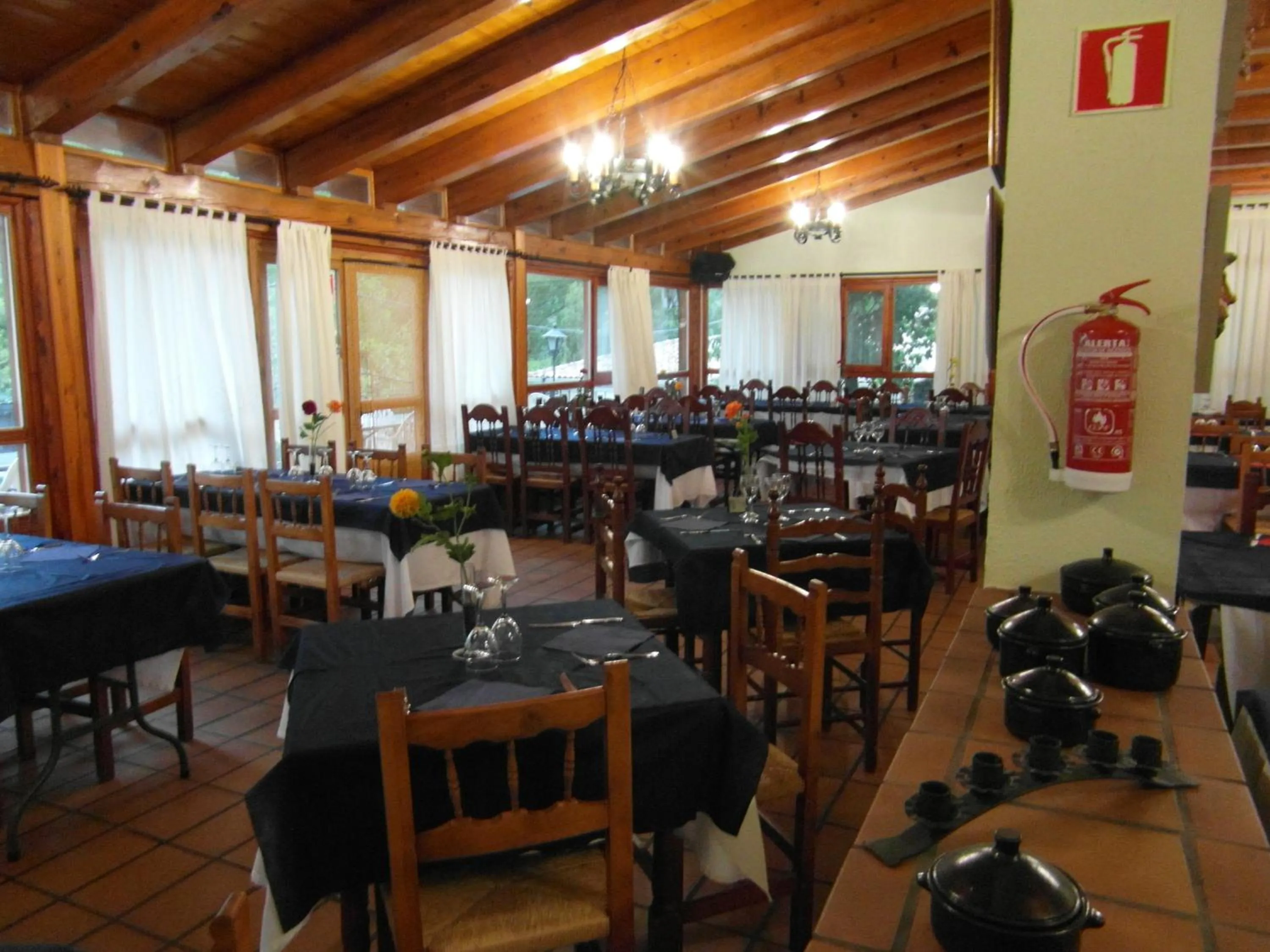 Restaurant/places to eat in Hotel Uña Serranía Encantada