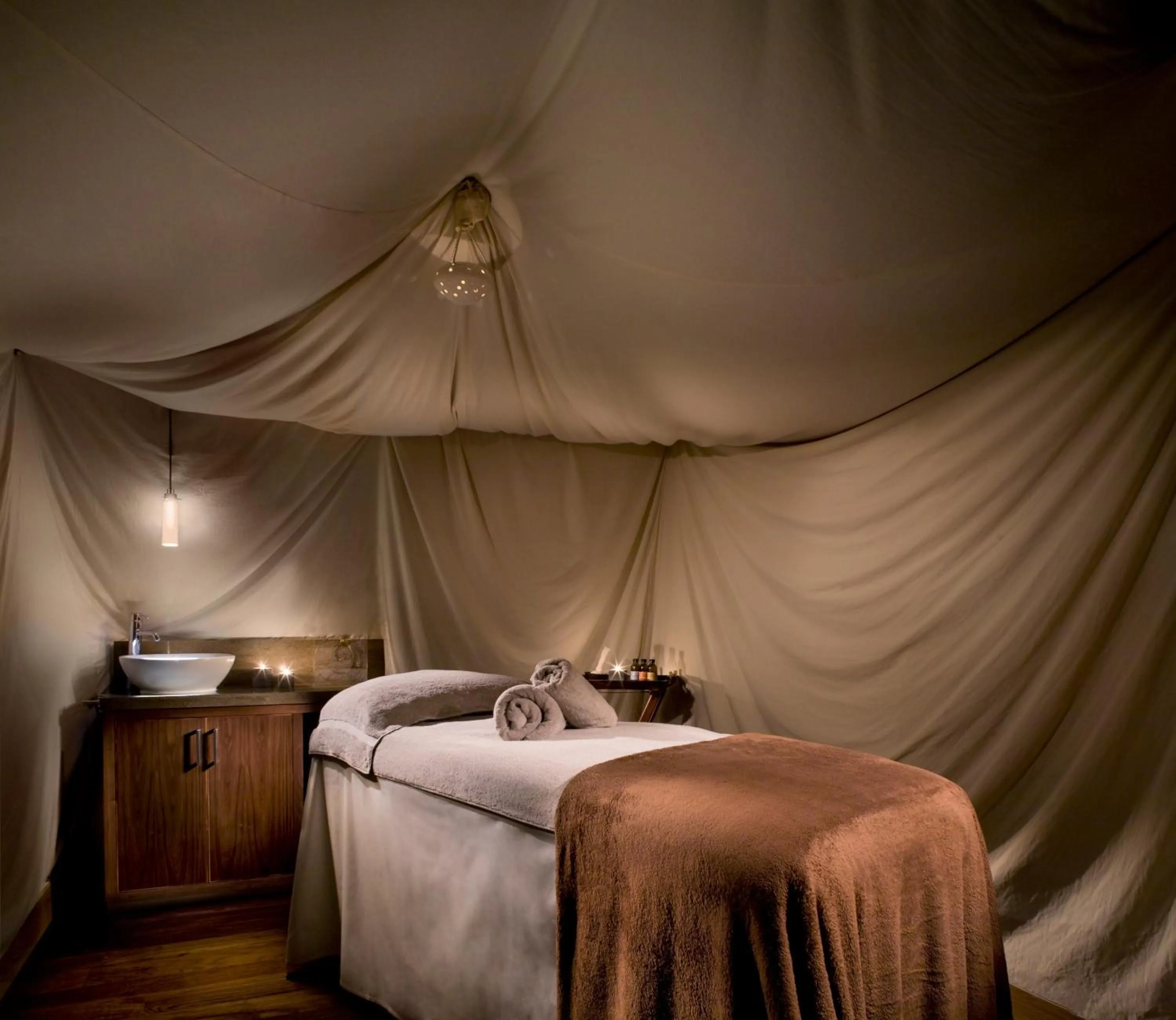 Massage, Bed in Scarlet Hotel - Adults Only