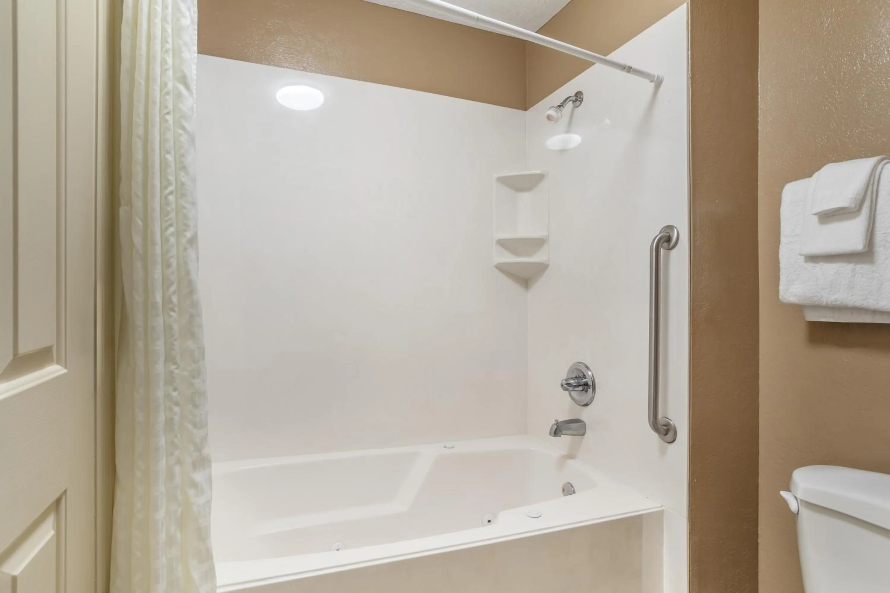 Shower in Sunrise Ridge Resort