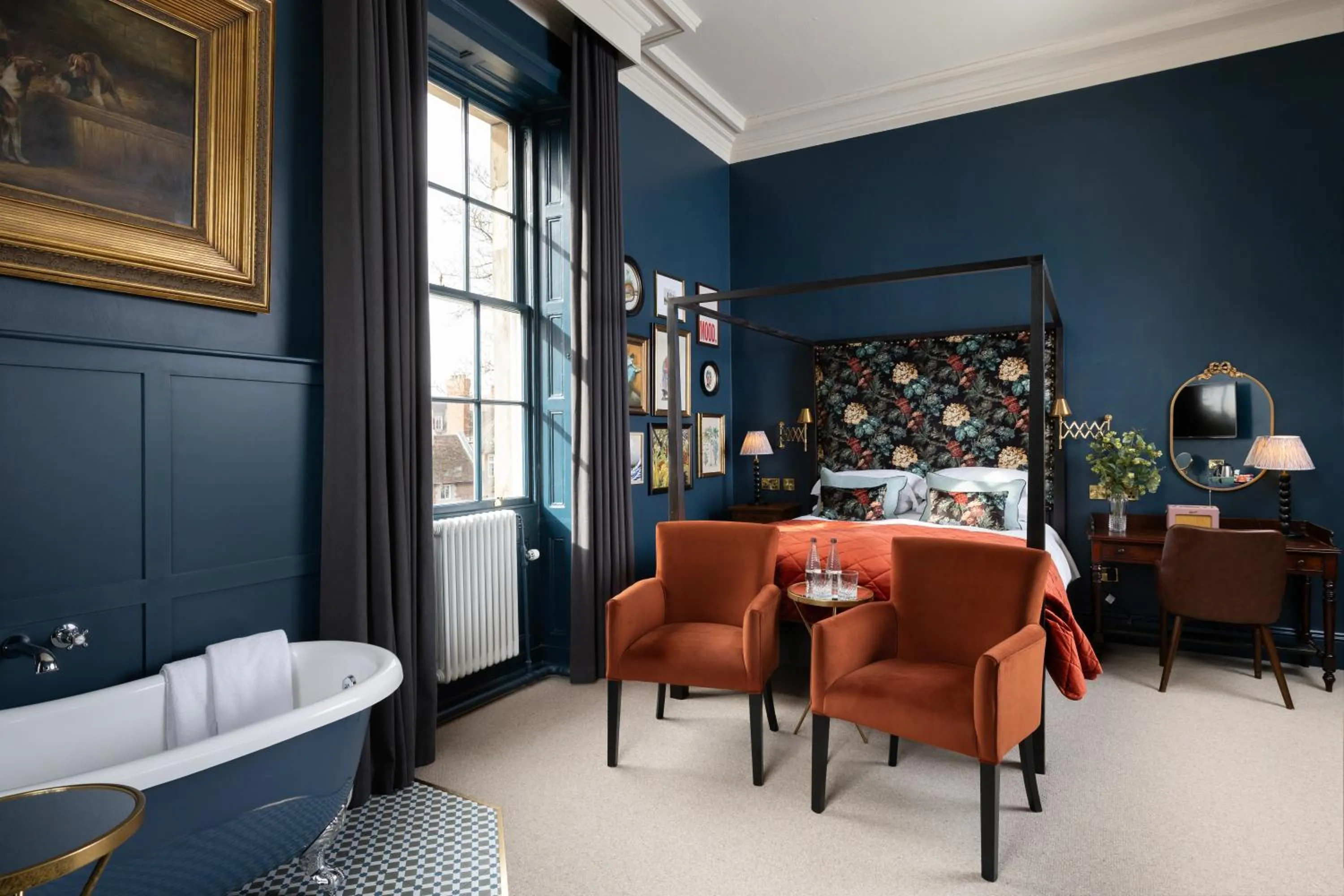 Bath in The Churchill Hotel