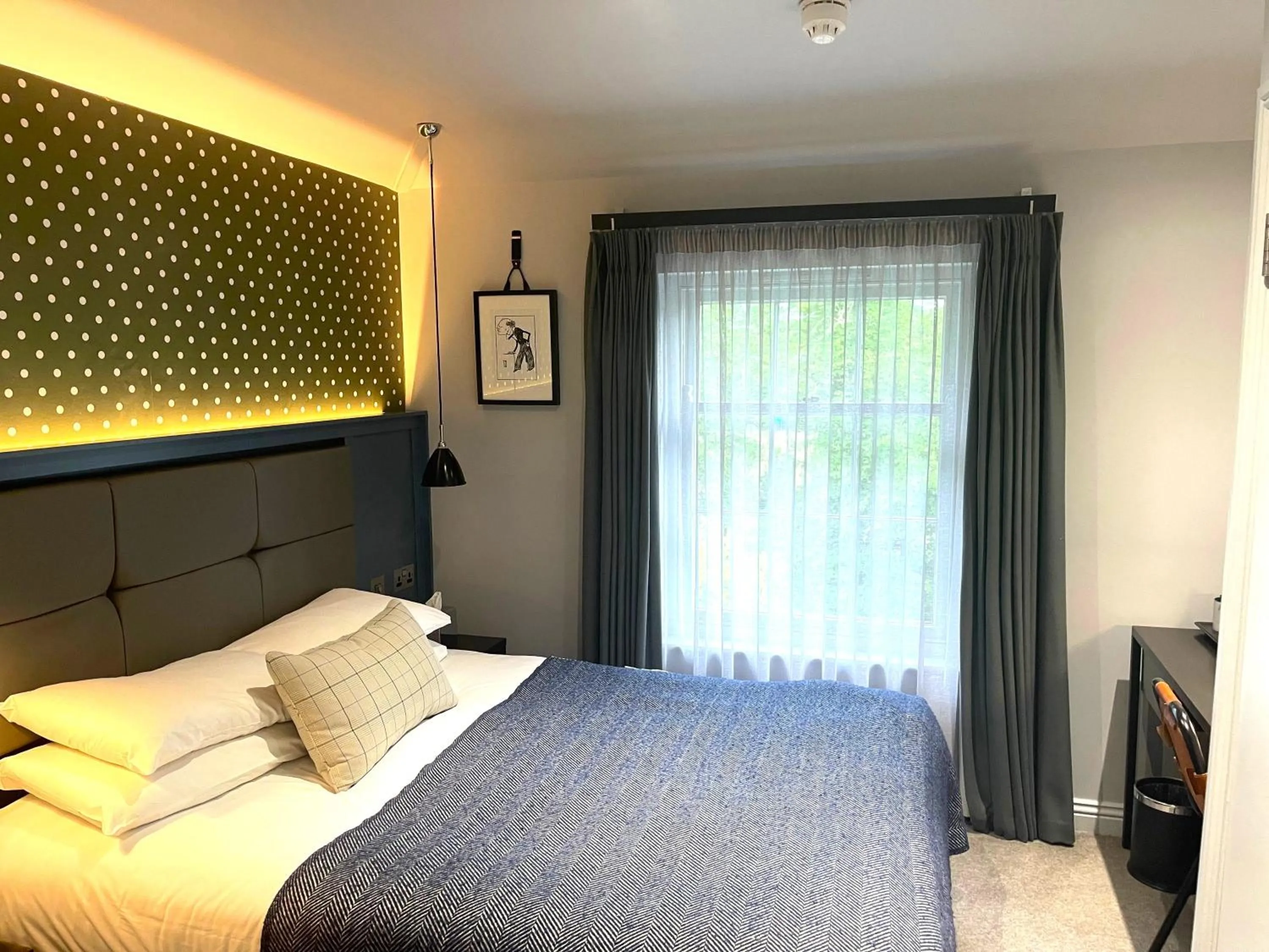 Bed in The Churchill Hotel