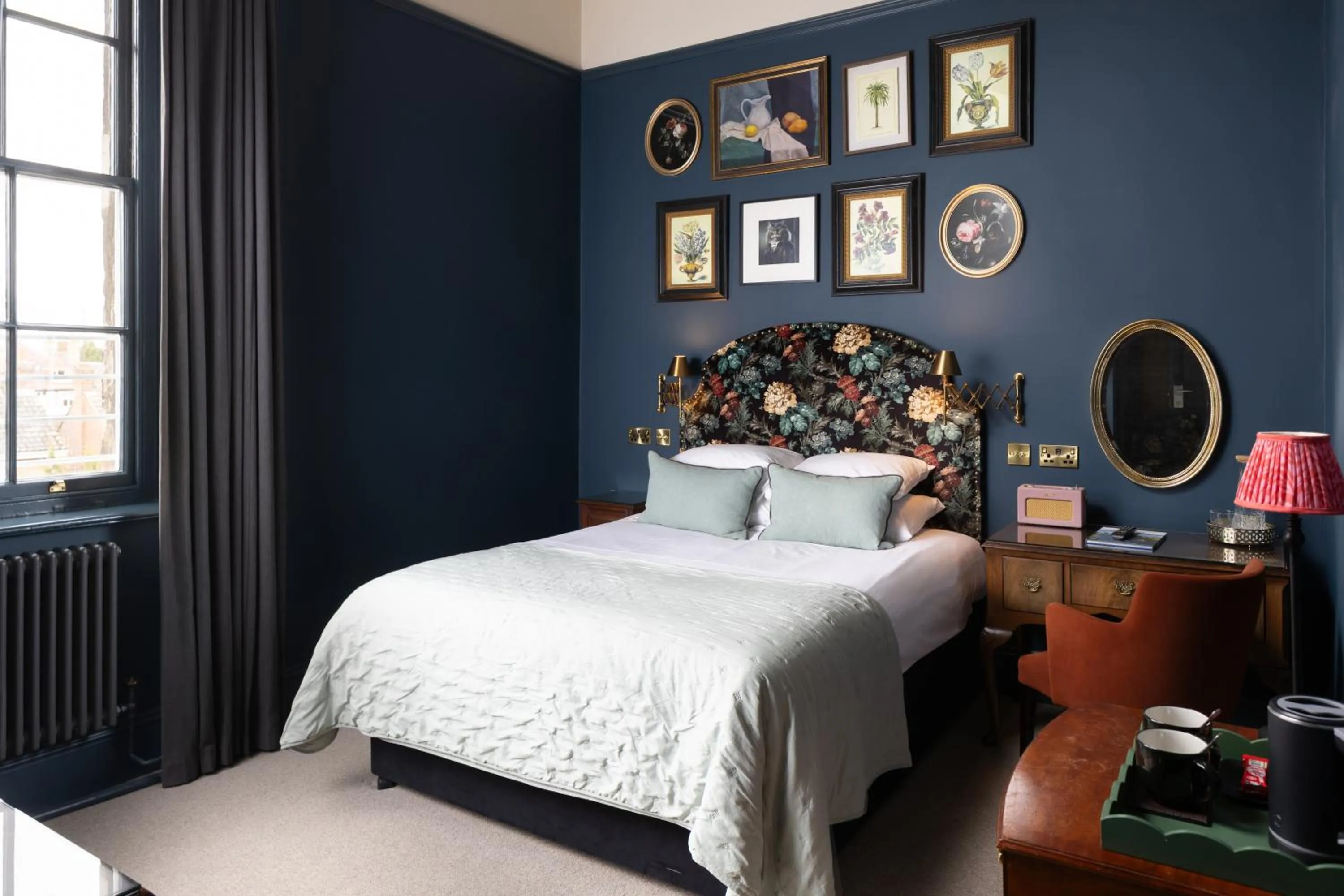 Bed in The Churchill Hotel