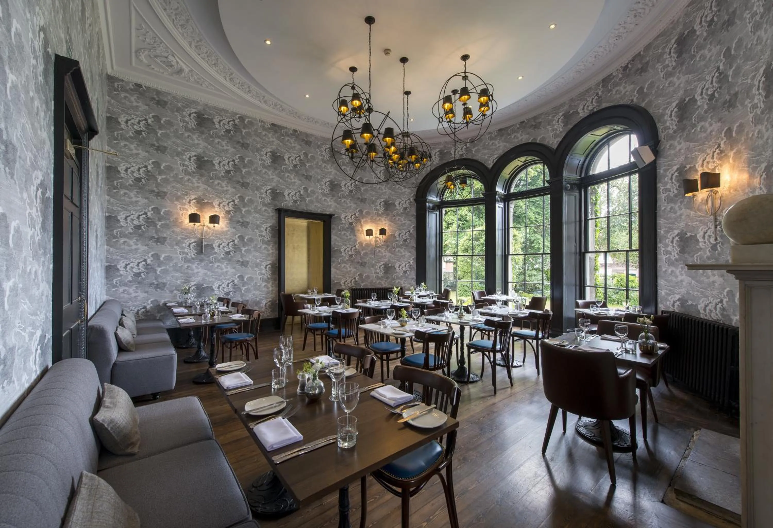 Restaurant/places to eat in The Churchill Hotel