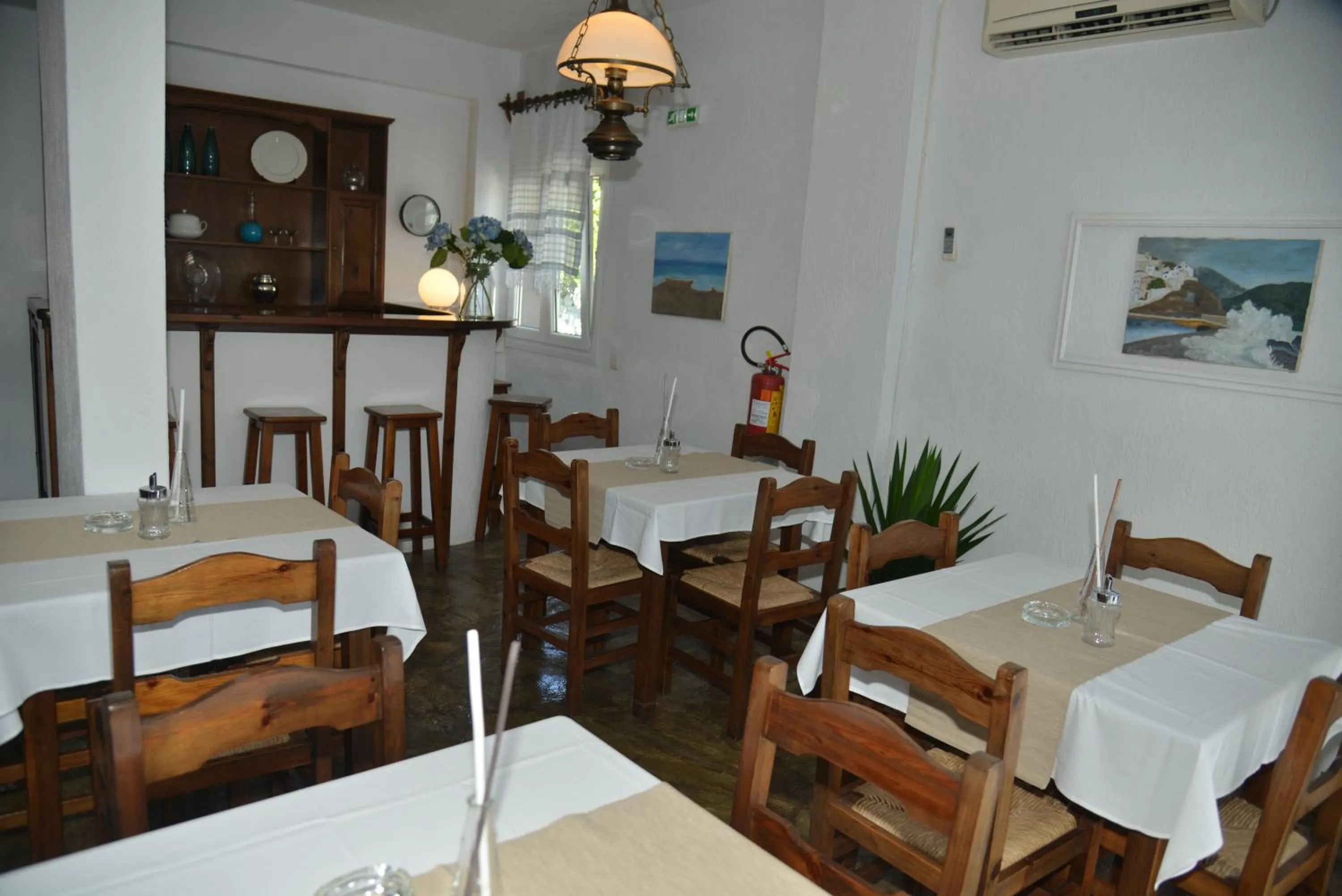 Communal lounge/ TV room in Hotel Anelli