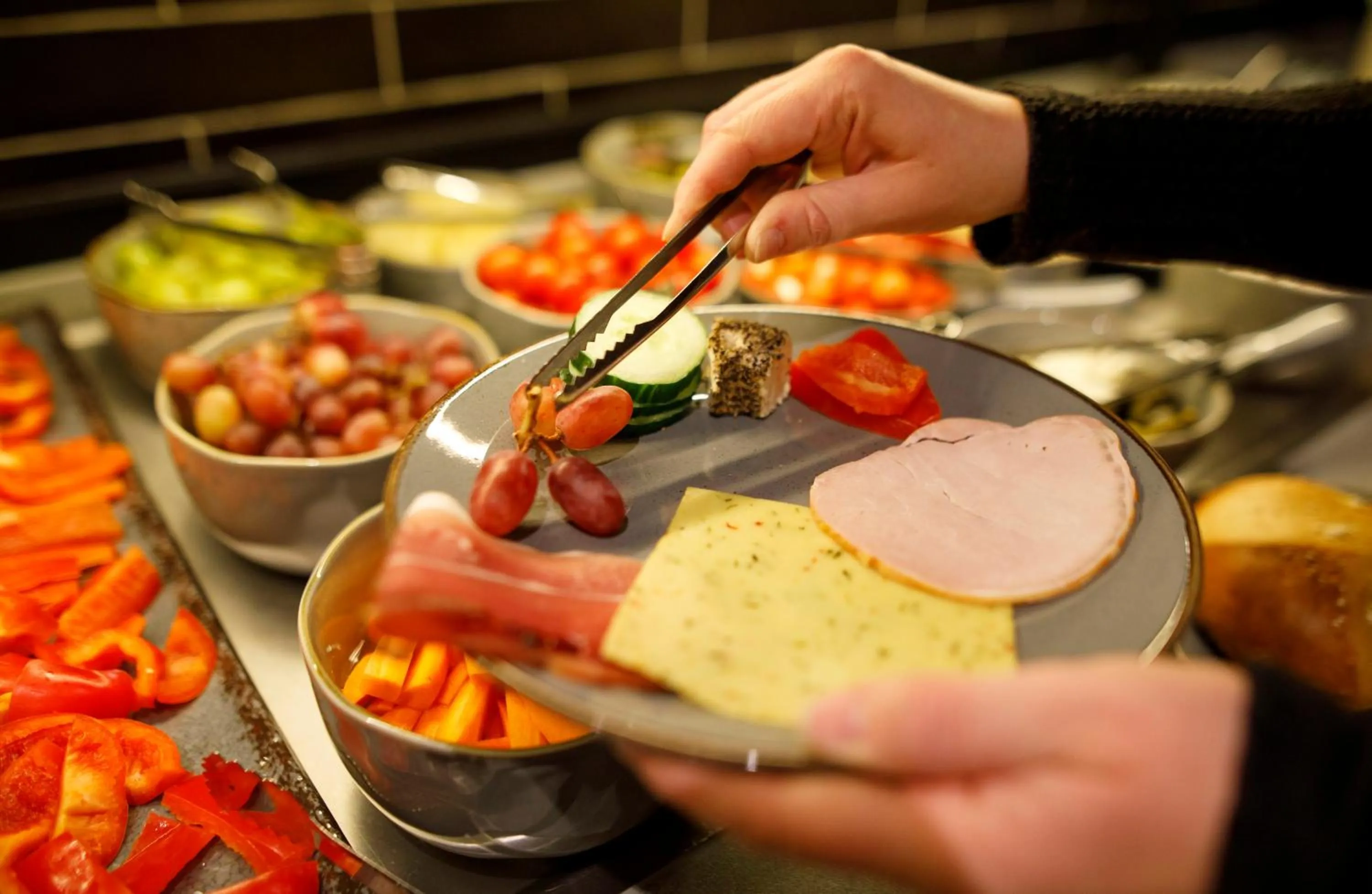 Buffet breakfast in Kedi Hotel Papenburg