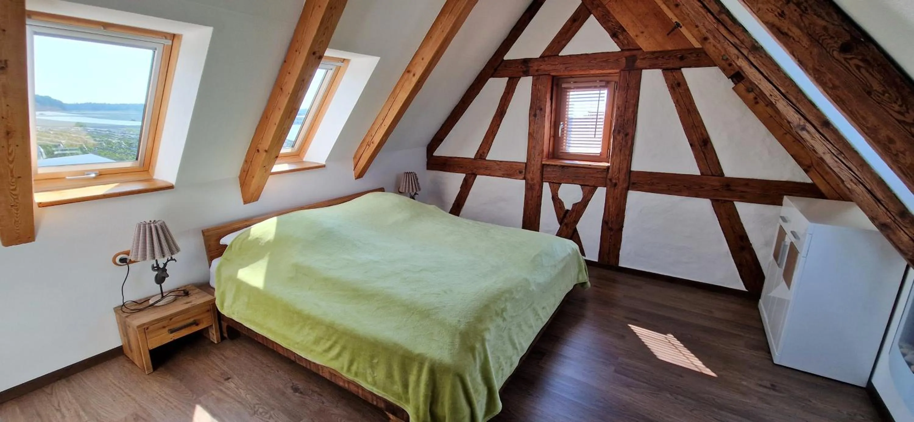 Bed in Waldvogel Ferienzimmer klimatisiert