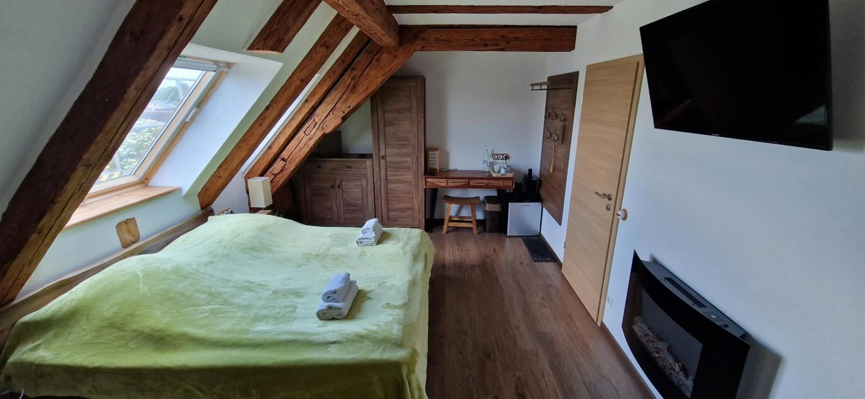 Bed in Waldvogel Ferienzimmer klimatisiert