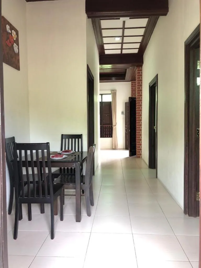 Dining area in Jasmine Villa