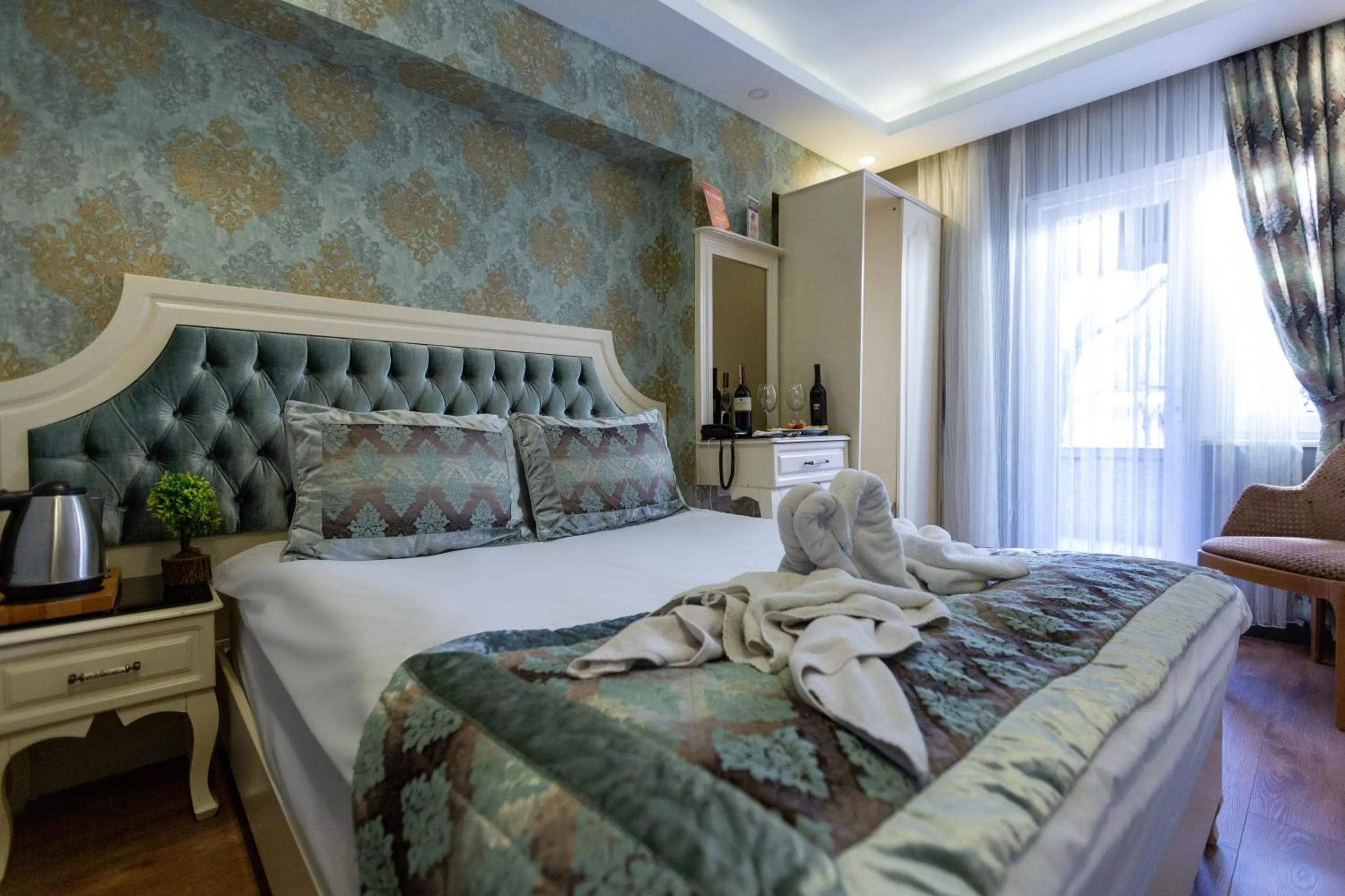 Photo of the whole room, Bed in Sirkeci Ersu Hotel & SPA