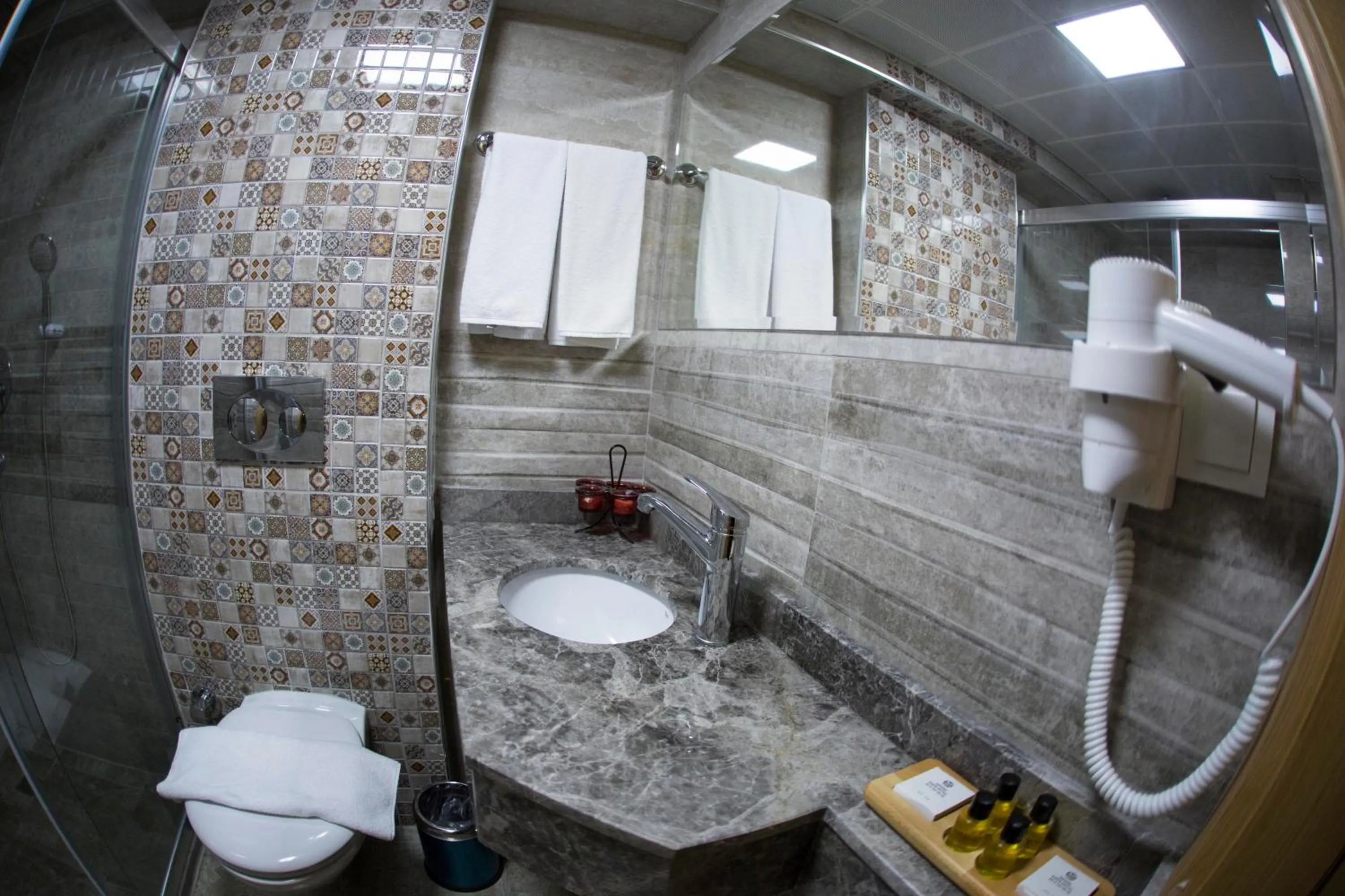 Shower in Sirkeci Ersu Hotel & SPA