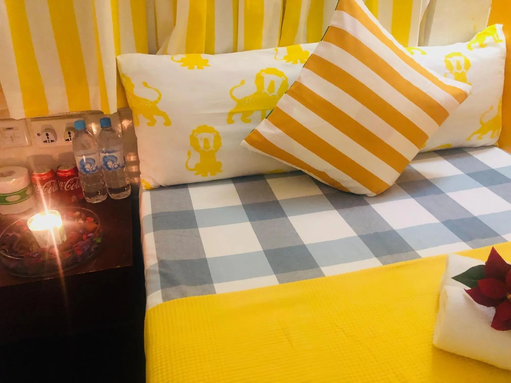 Bedroom, Bed in Delta Lounge