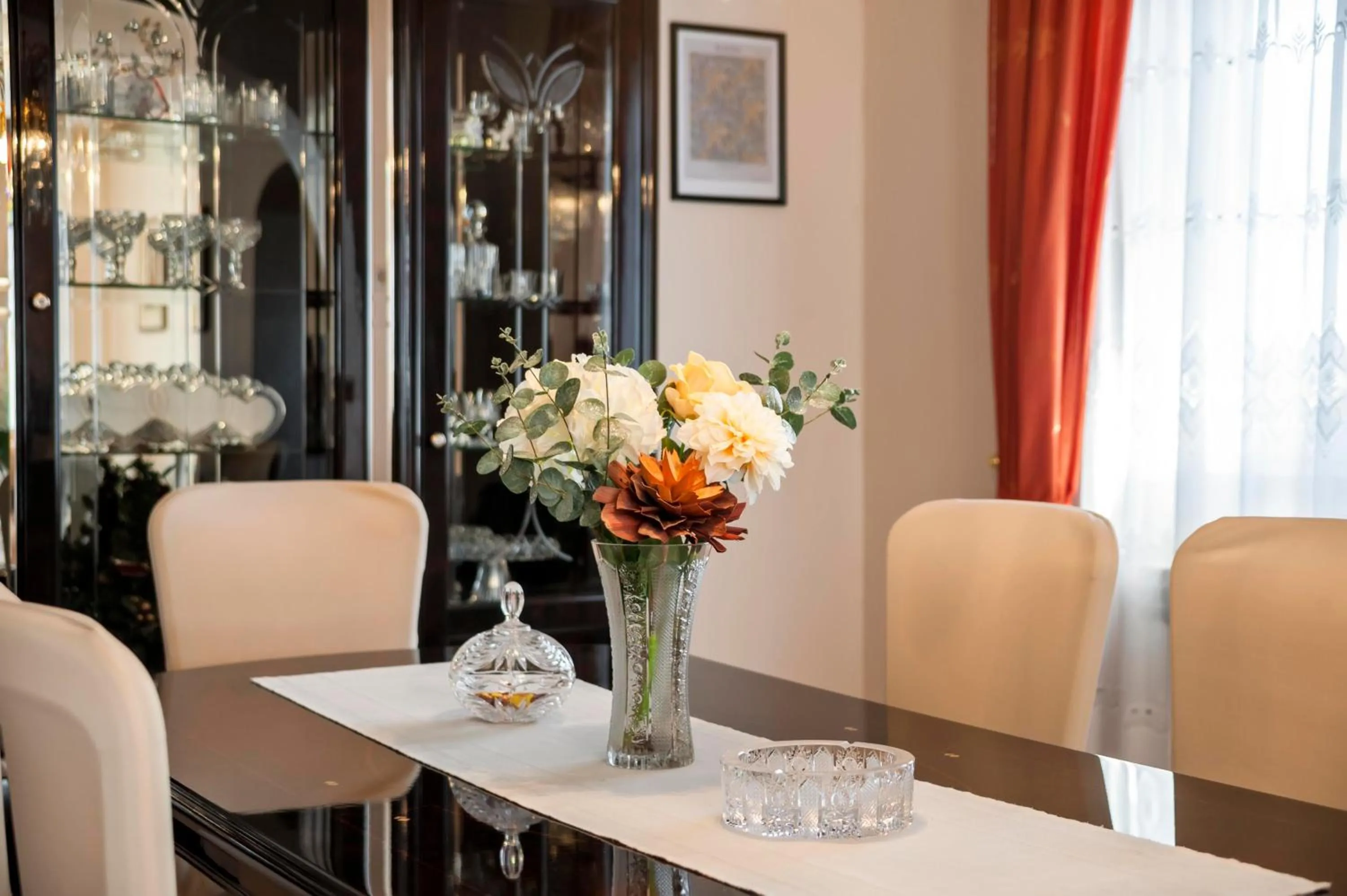 Dining area in Apartments Divna