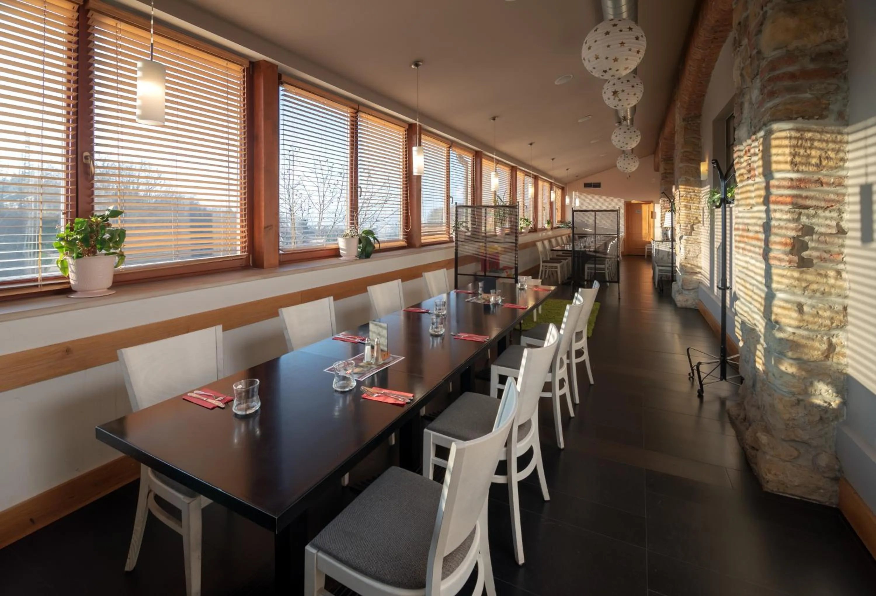 Communal kitchen in Hotel Chvalská Tvrz