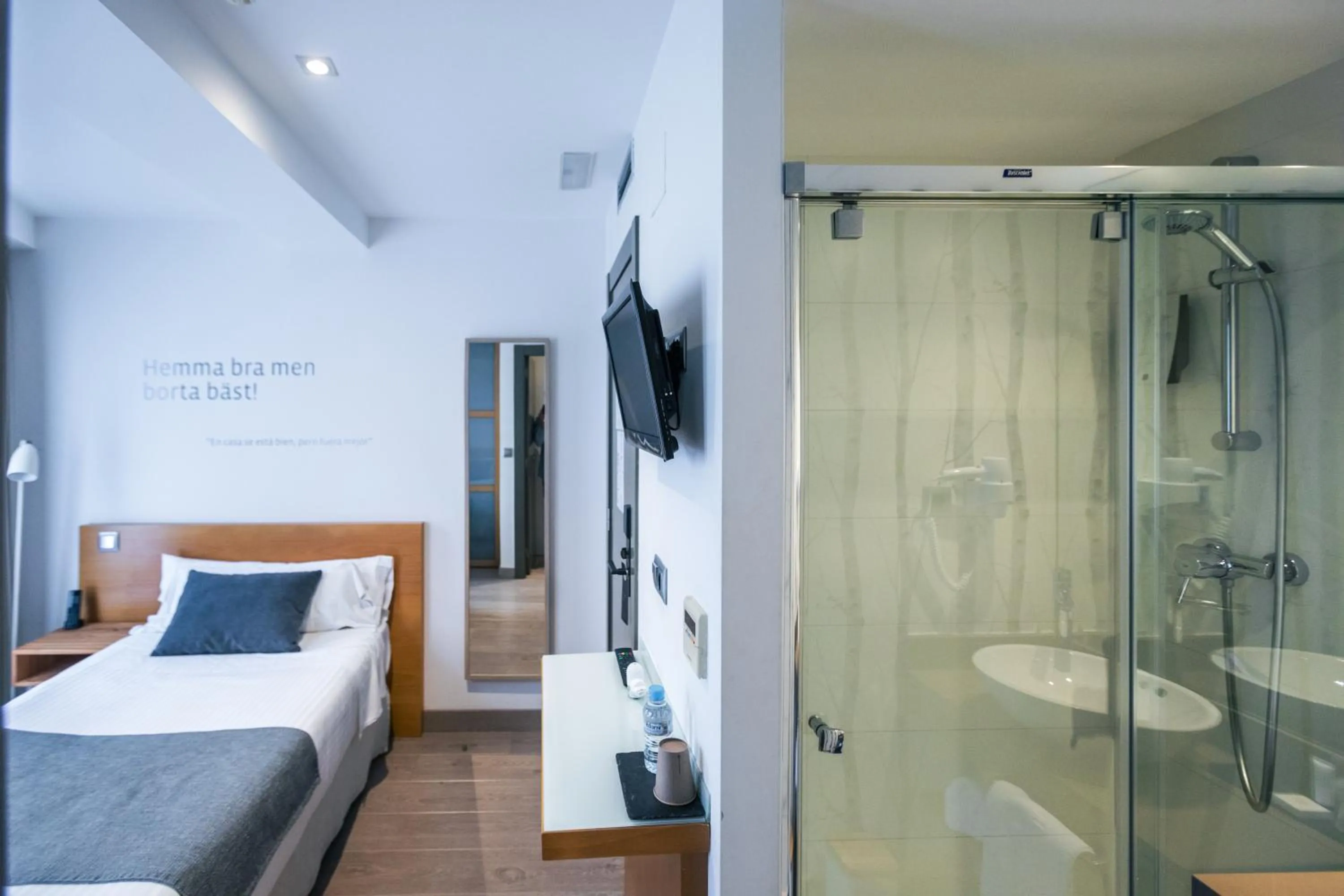 Decorative detail, Bed in Le Petit Boutique Hotel