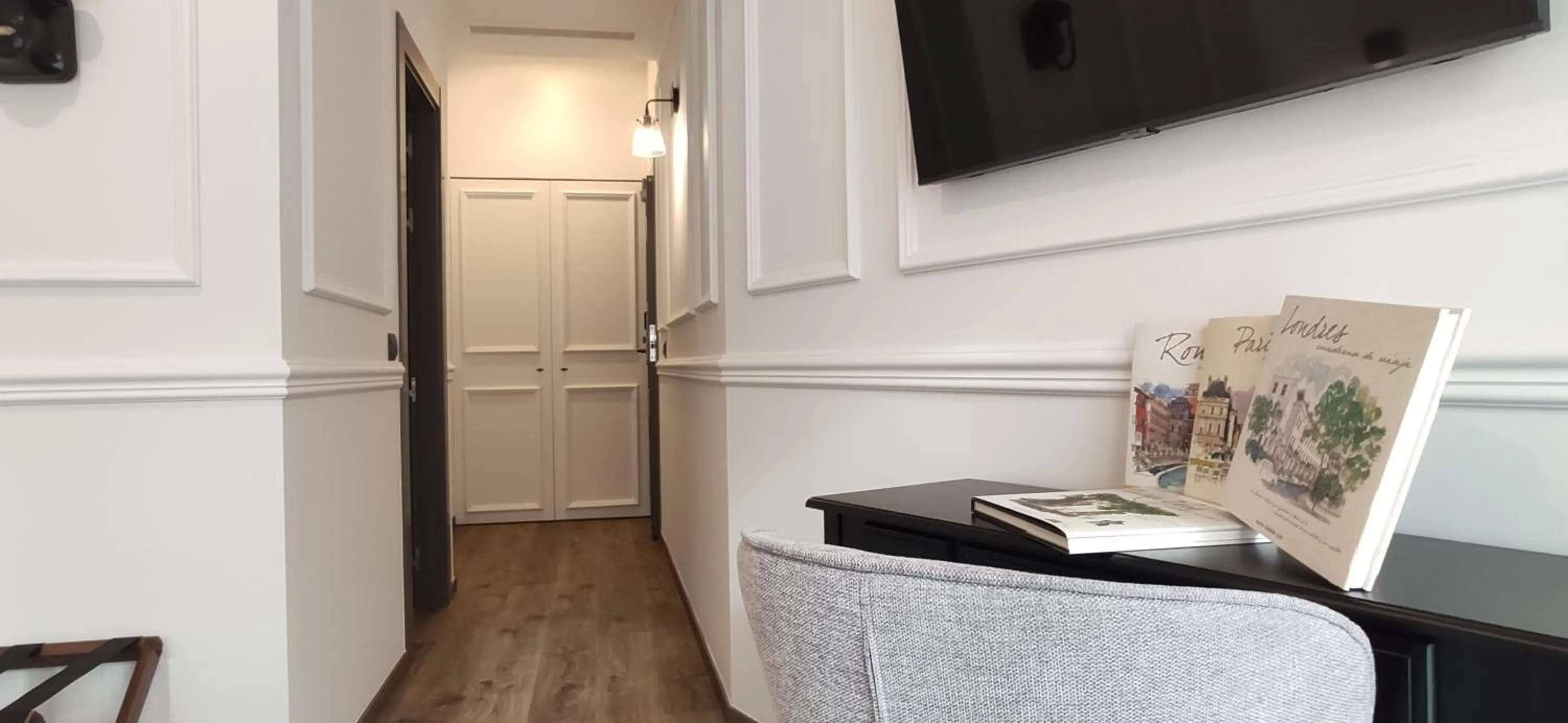 Seating area in Le Petit Boutique Hotel