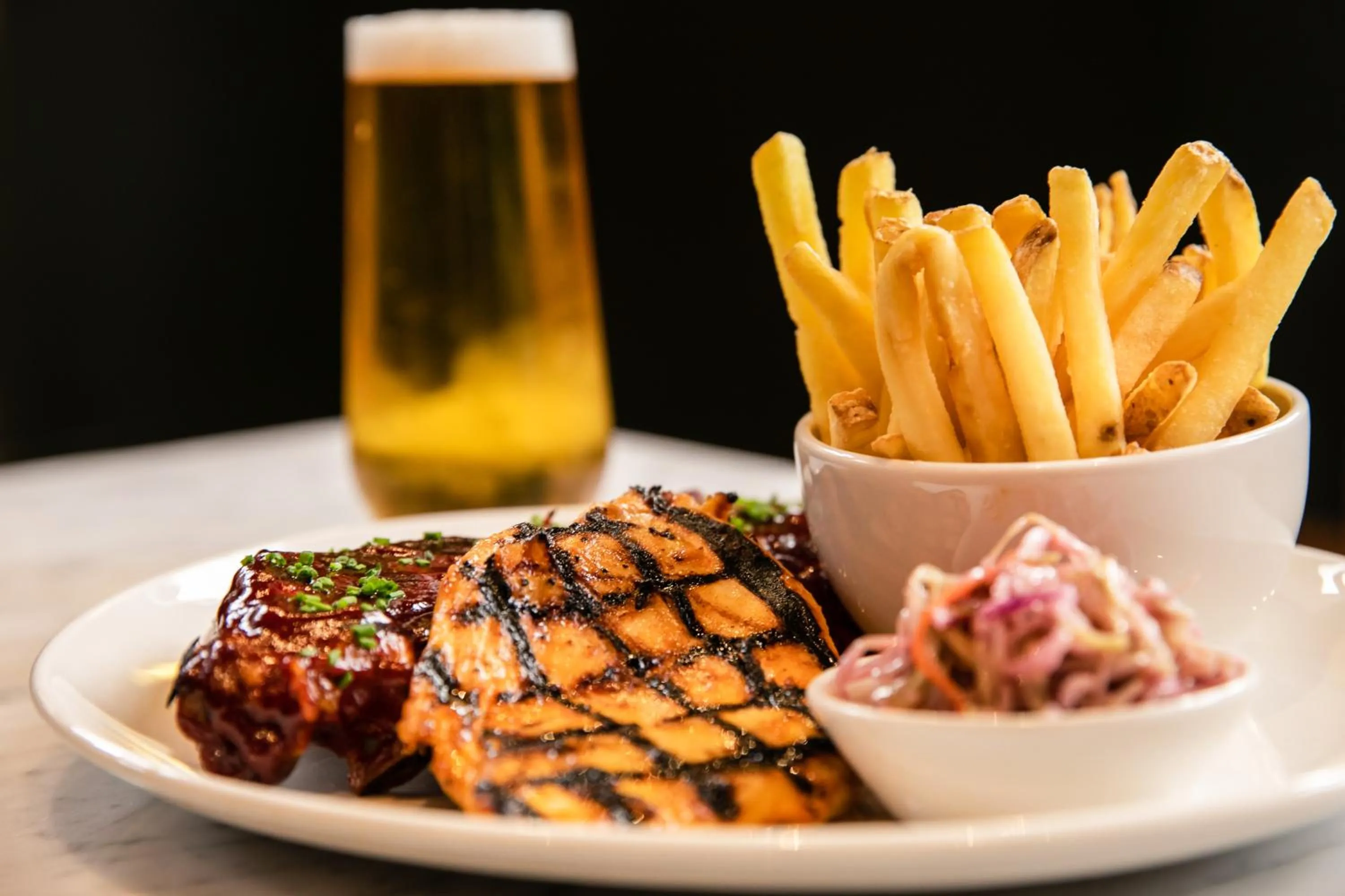 Restaurant/places to eat in Sandman Signature Aberdeen Hotel & Spa