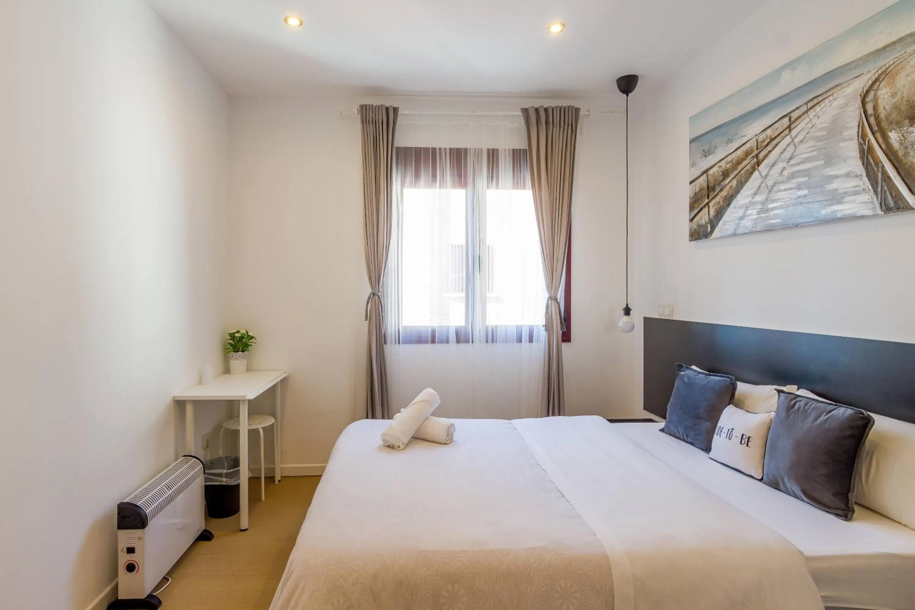 Bed in AYZ Javier Cabrini - Auto check-in property