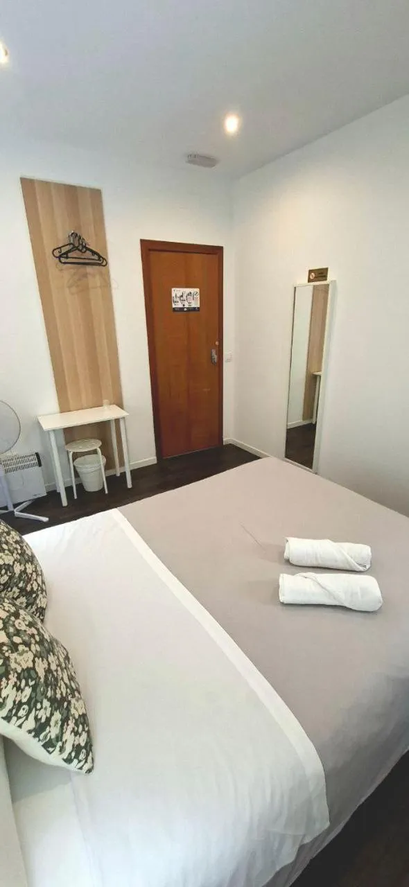 Bed in AYZ Javier Cabrini - Auto check-in property