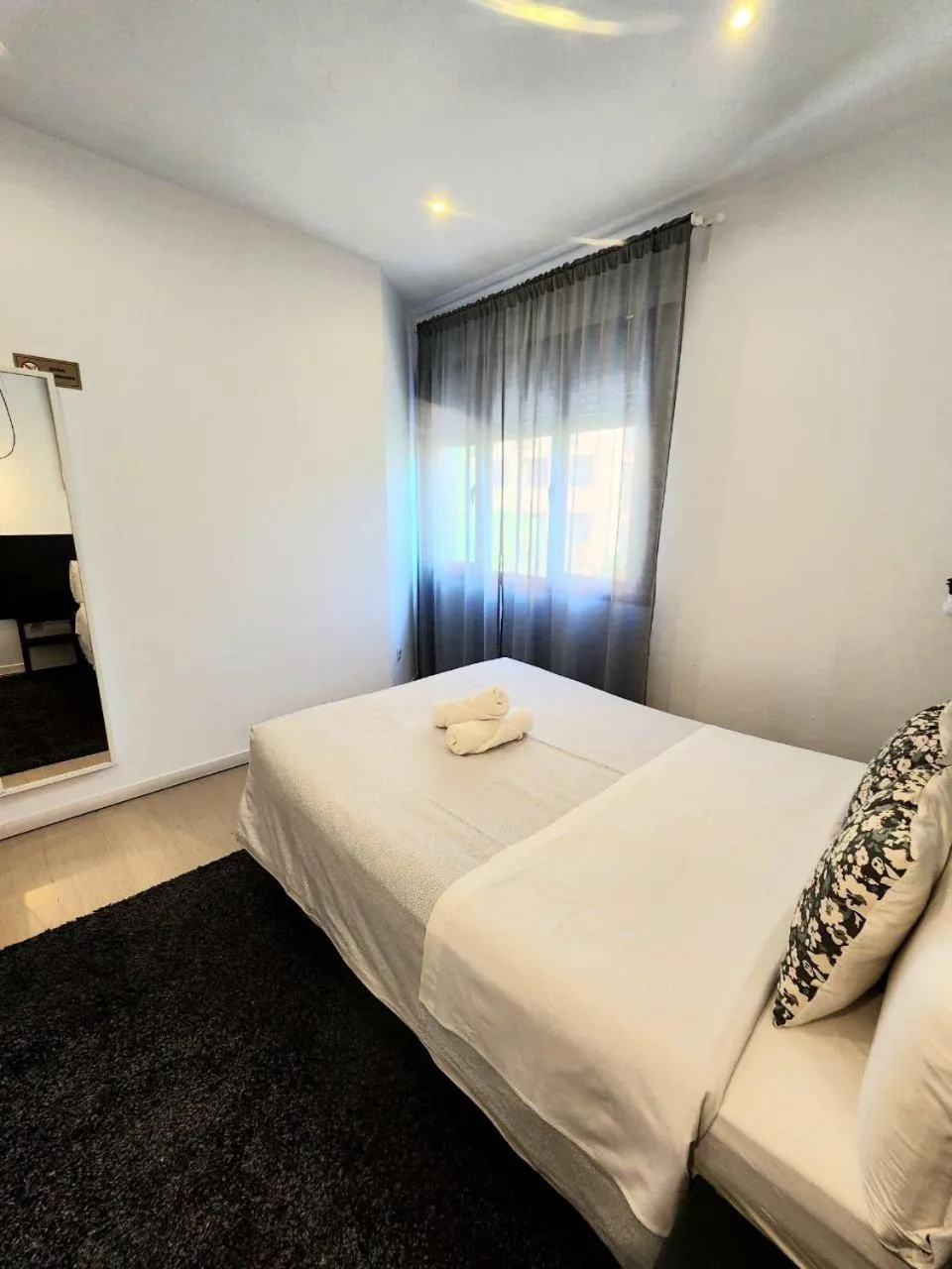 Bed in AYZ Javier Cabrini - Auto check-in property