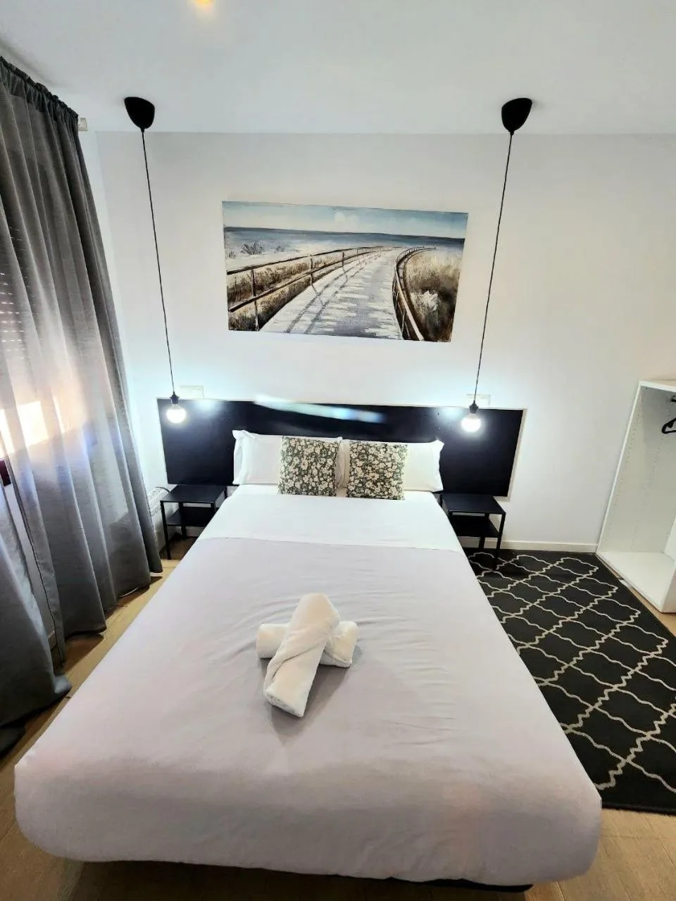 Bed in AYZ Javier Cabrini - Auto check-in property