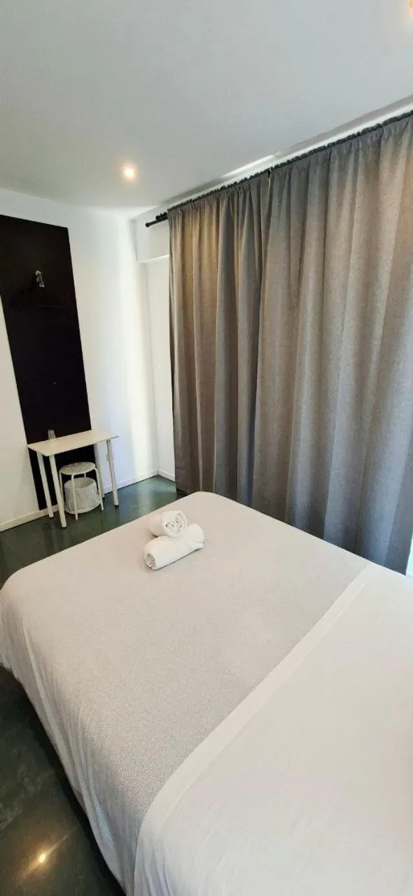 Bed in AYZ Javier Cabrini - Auto check-in property