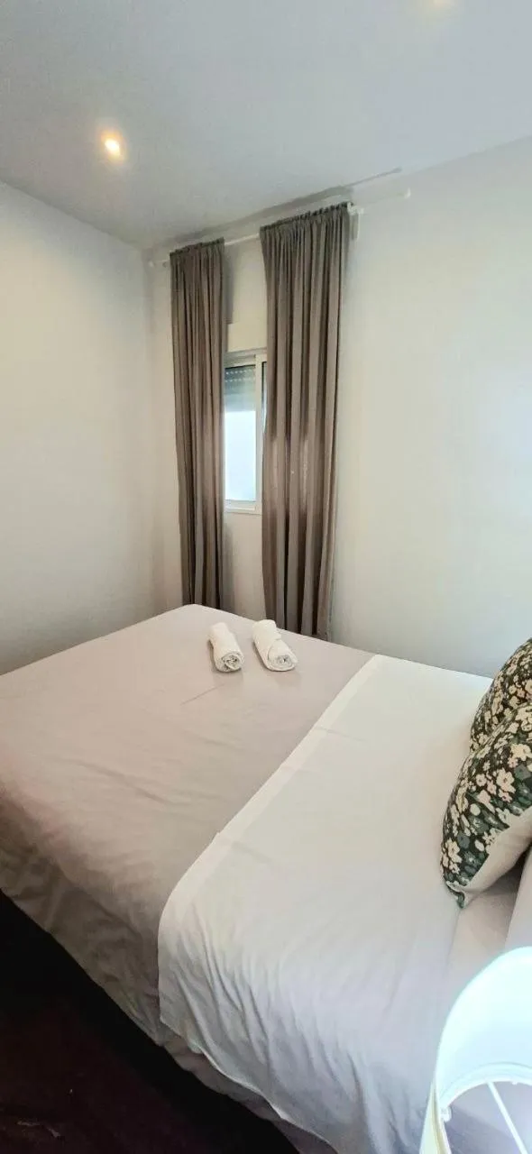 Bed in AYZ Javier Cabrini - Auto check-in property