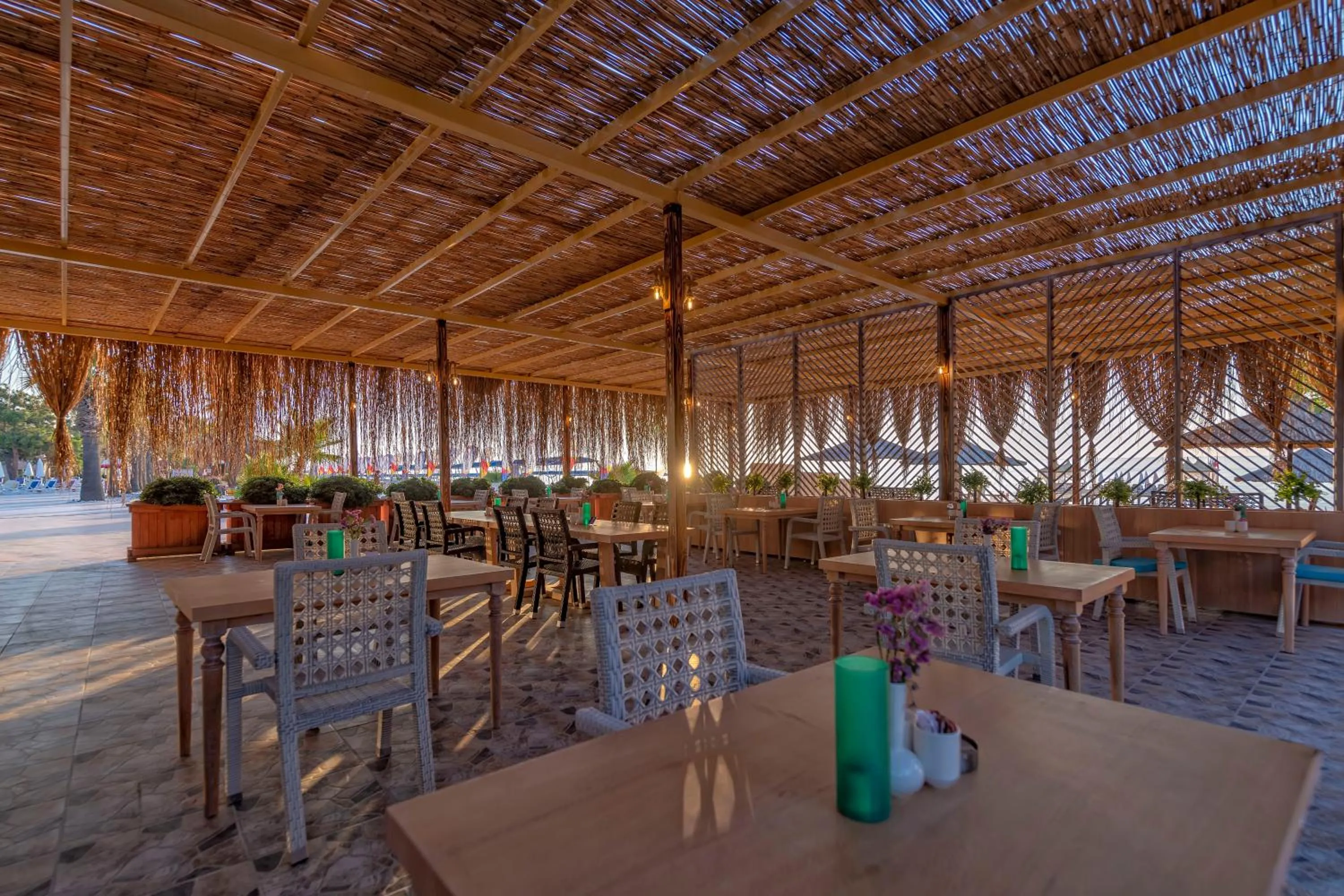 Lounge or bar in Amara Comfort Resort