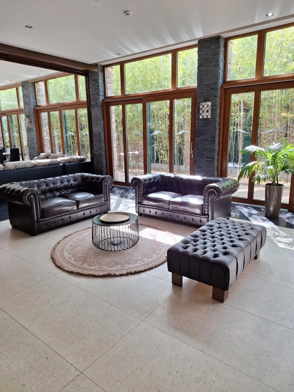 Seating area in Duna Garden Hotel