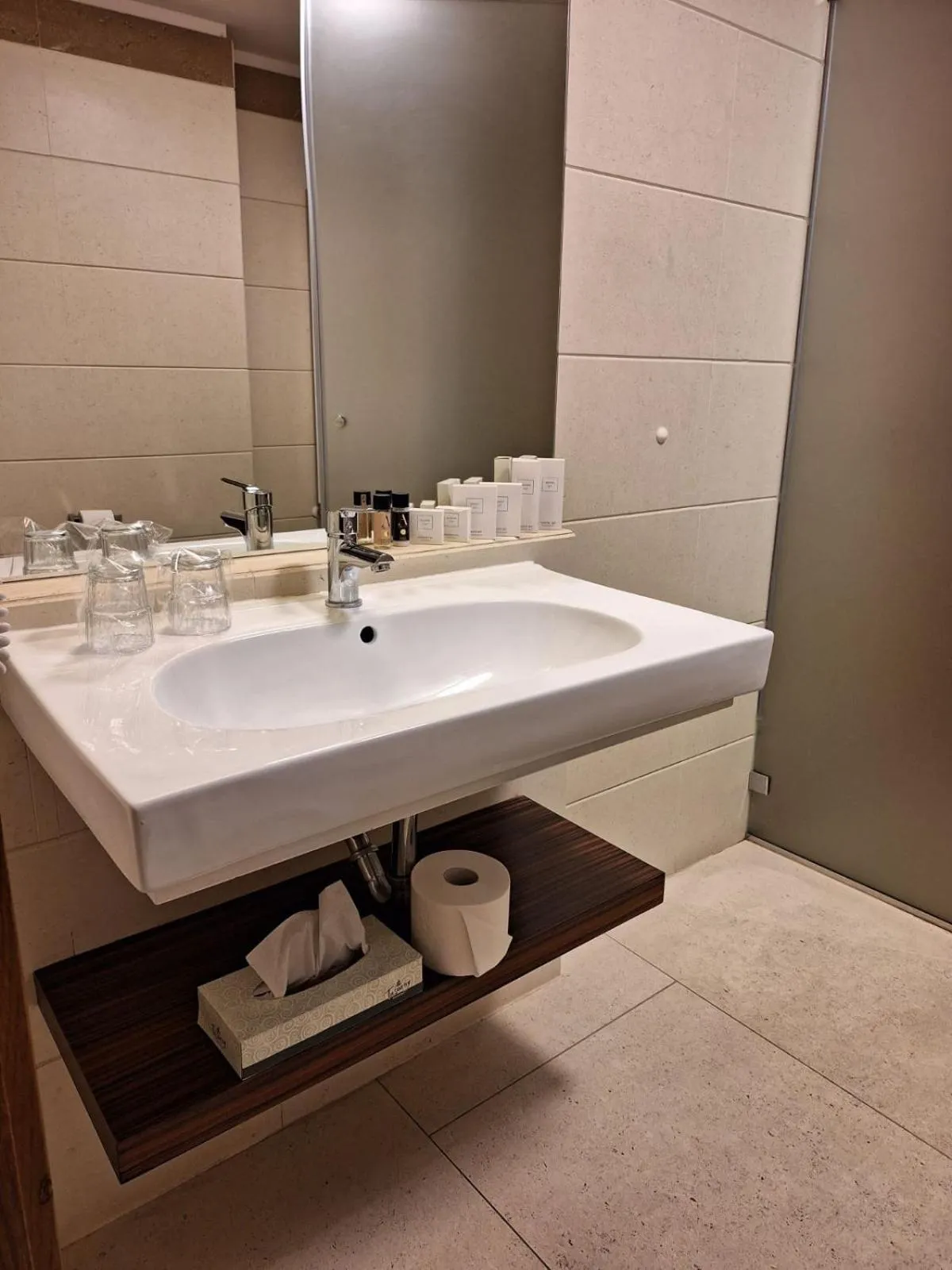 Bathroom in Duna Garden Hotel