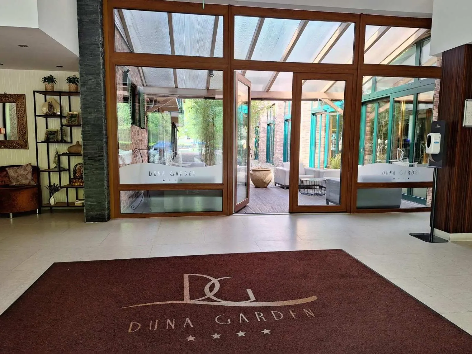 Property building in Duna Garden Hotel