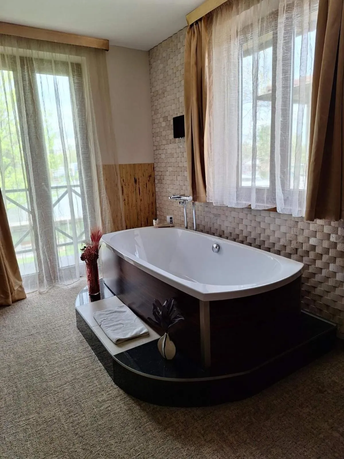 Bath in Duna Garden Hotel