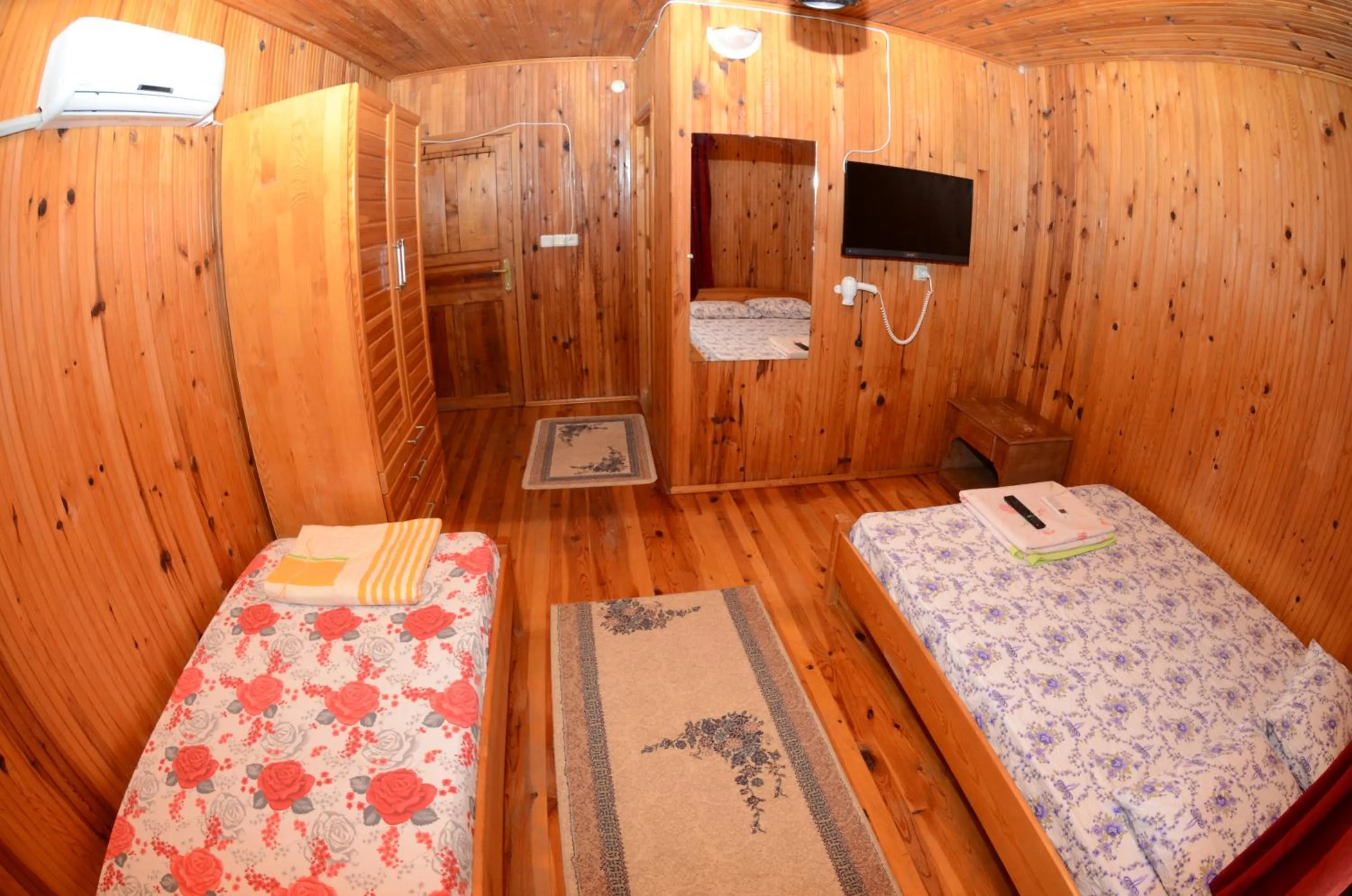 Photo of the whole room, Bed in Olympos Camlık Pension