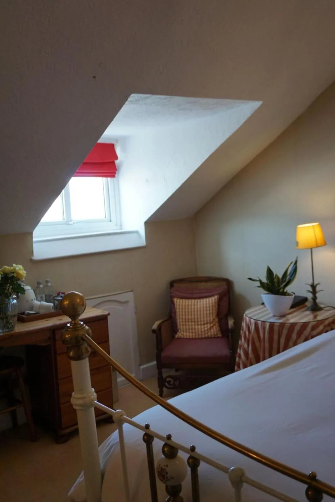 Bed in Bishopsgate House Hotel