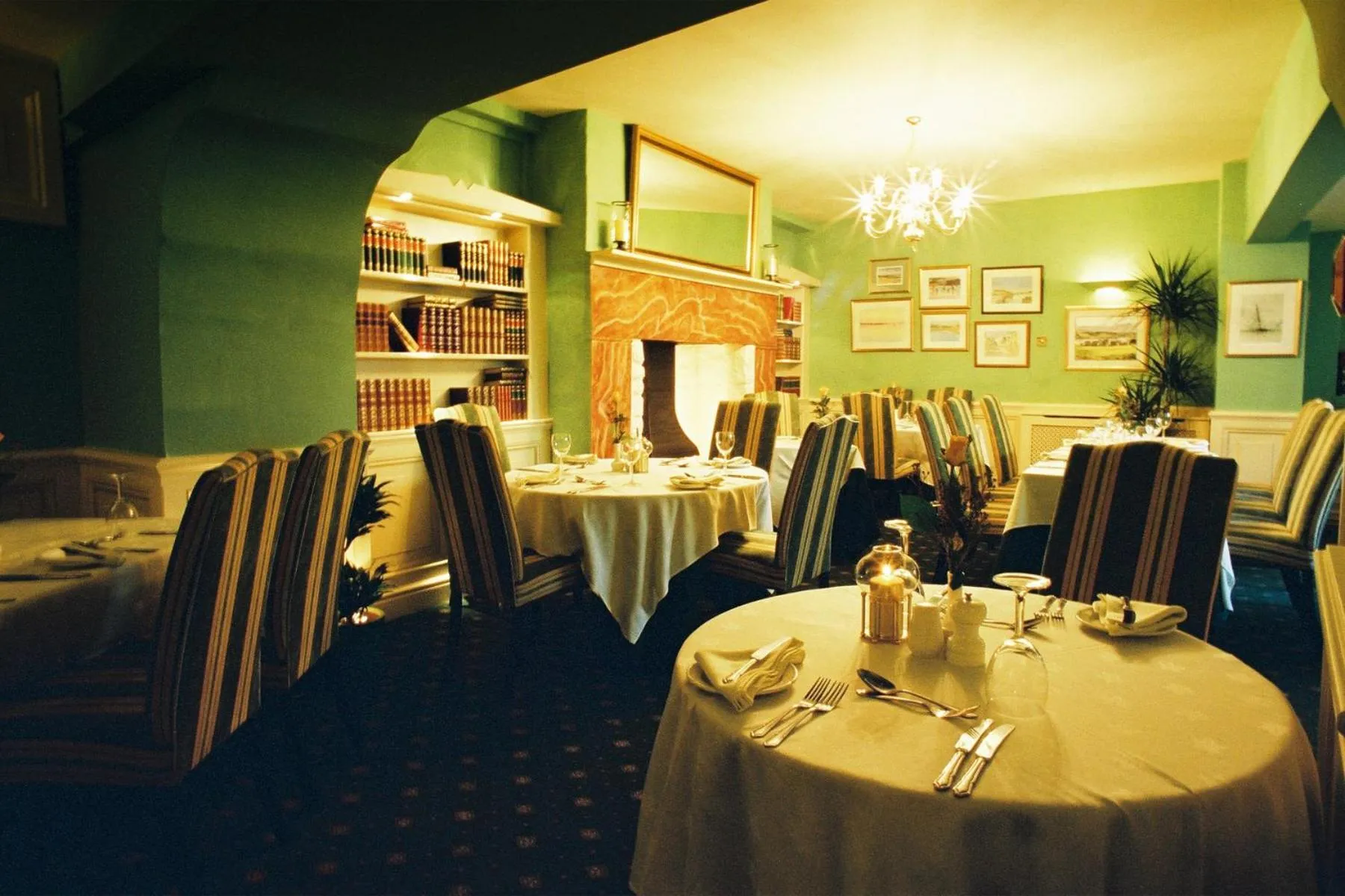Restaurant/places to eat in Bishopsgate House Hotel