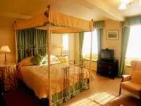 Day, Bed in Bishopsgate House Hotel