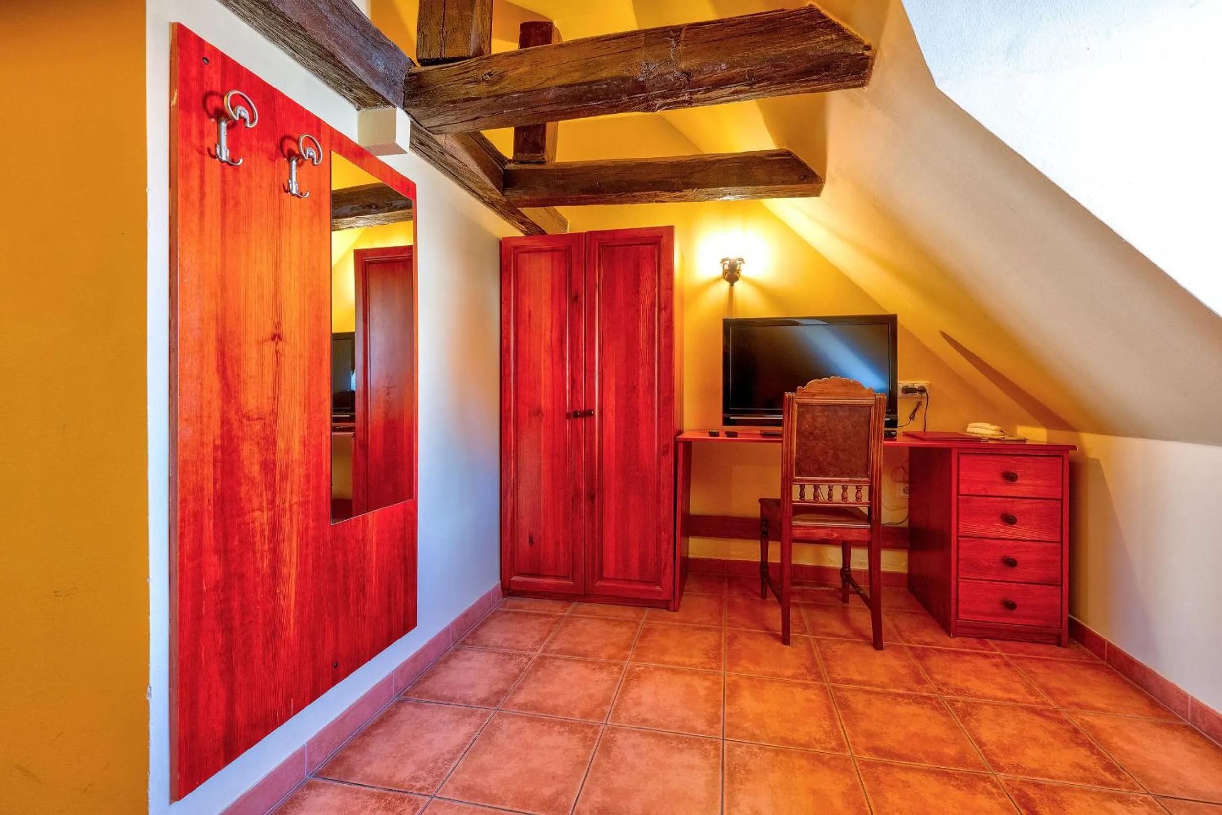 TV and multimedia in Betlem Club Hotel