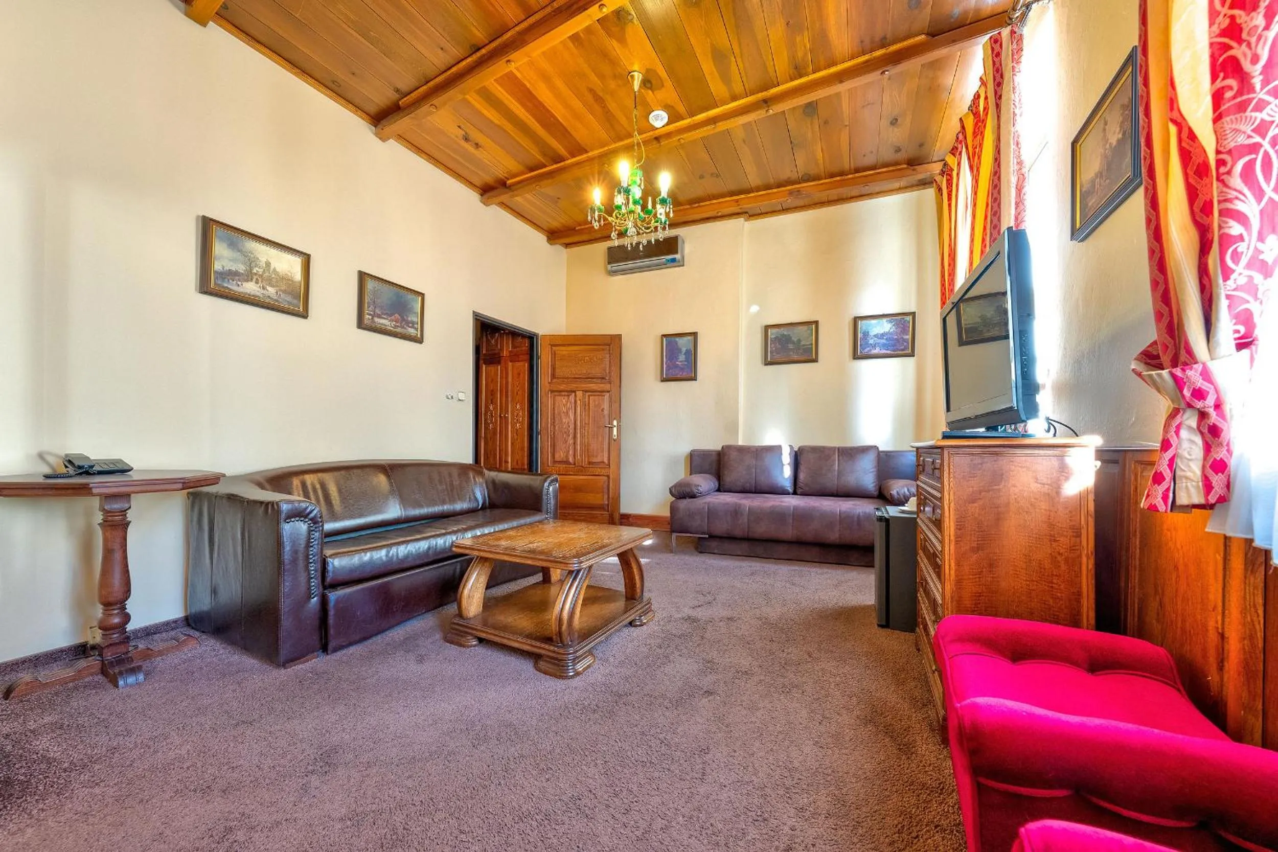 TV and multimedia in Betlem Club Hotel