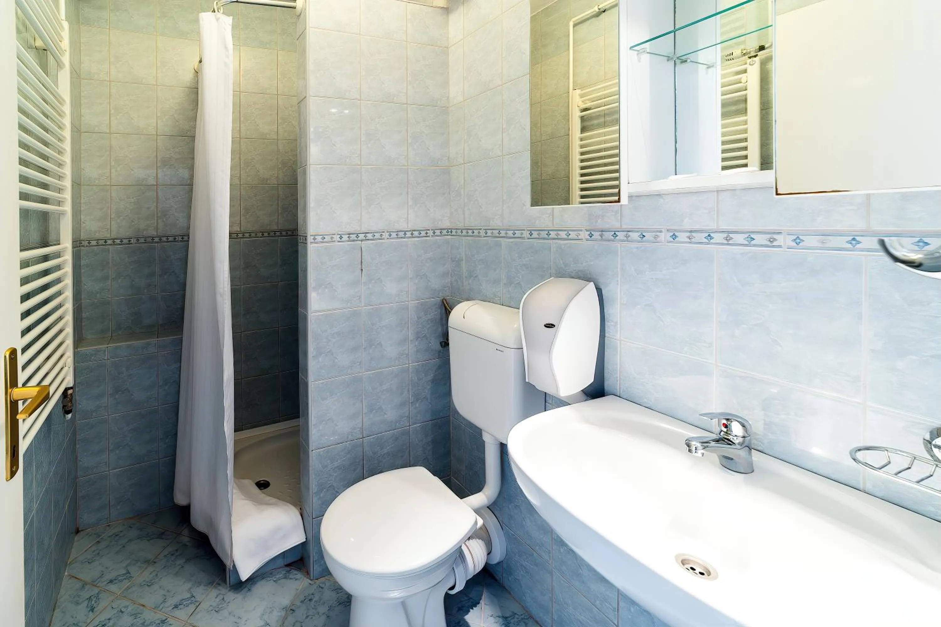 Bathroom in Napfény Hotel