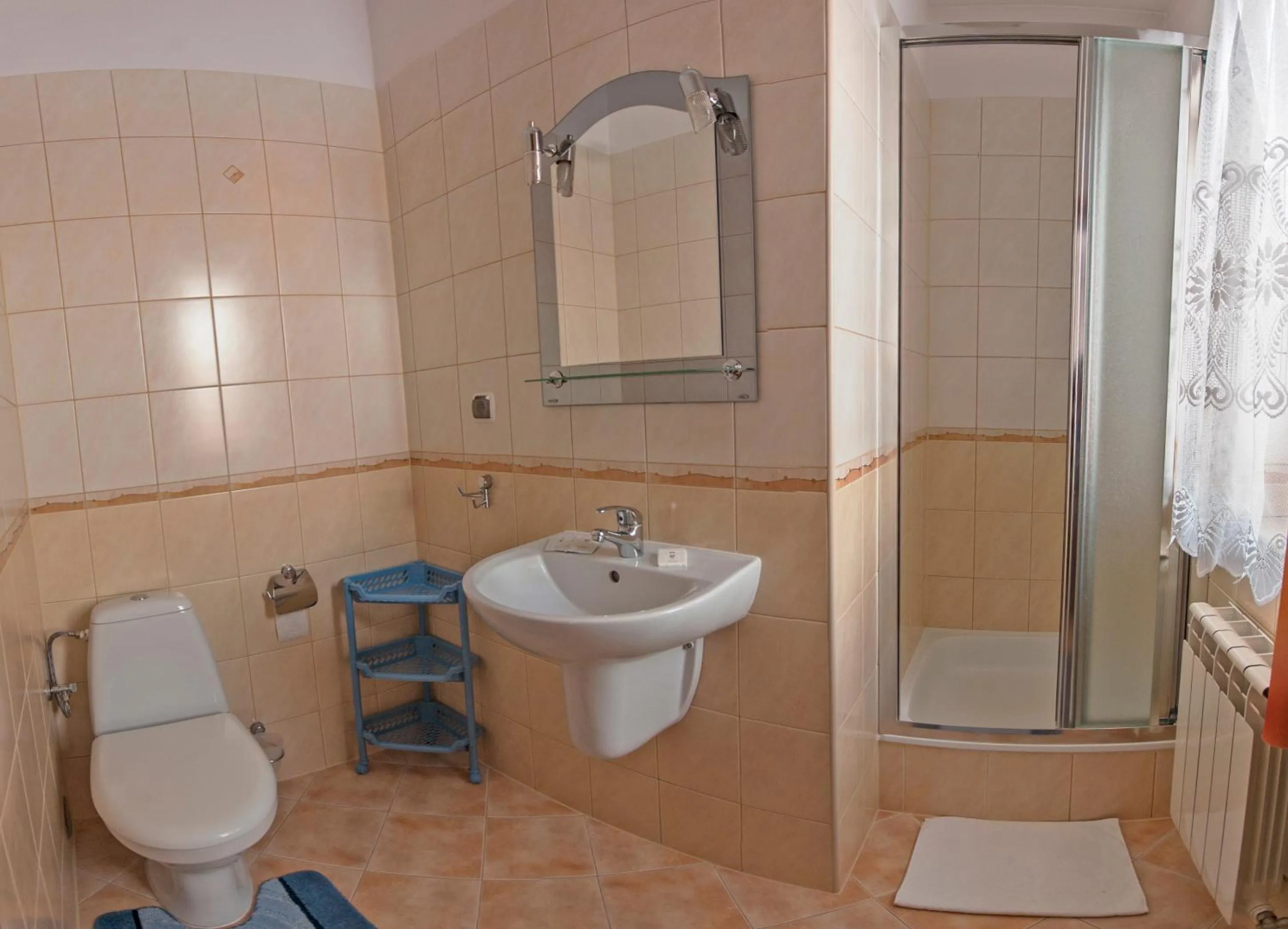 Shower in Willa Halinka